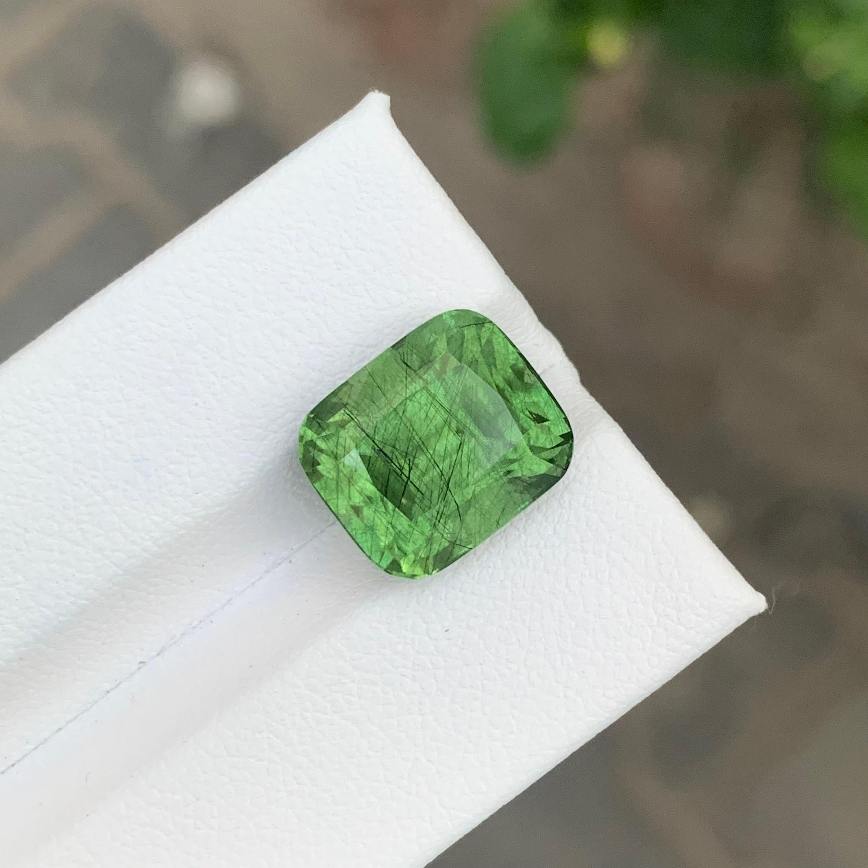 Unique 10.55 Carats Natural Rutile Peridot Loose Gemstone Cushion Shape For Sale 5