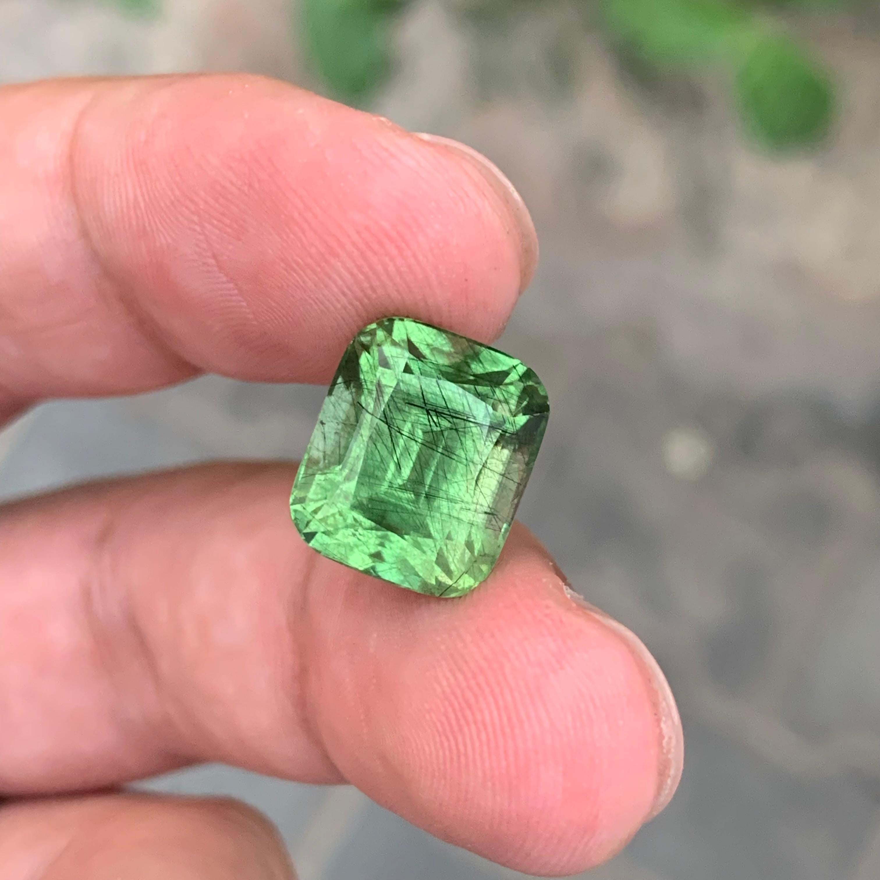 Unique 10.55 Carats Natural Rutile Peridot Loose Gemstone Cushion Shape In New Condition For Sale In Brisbane, AU