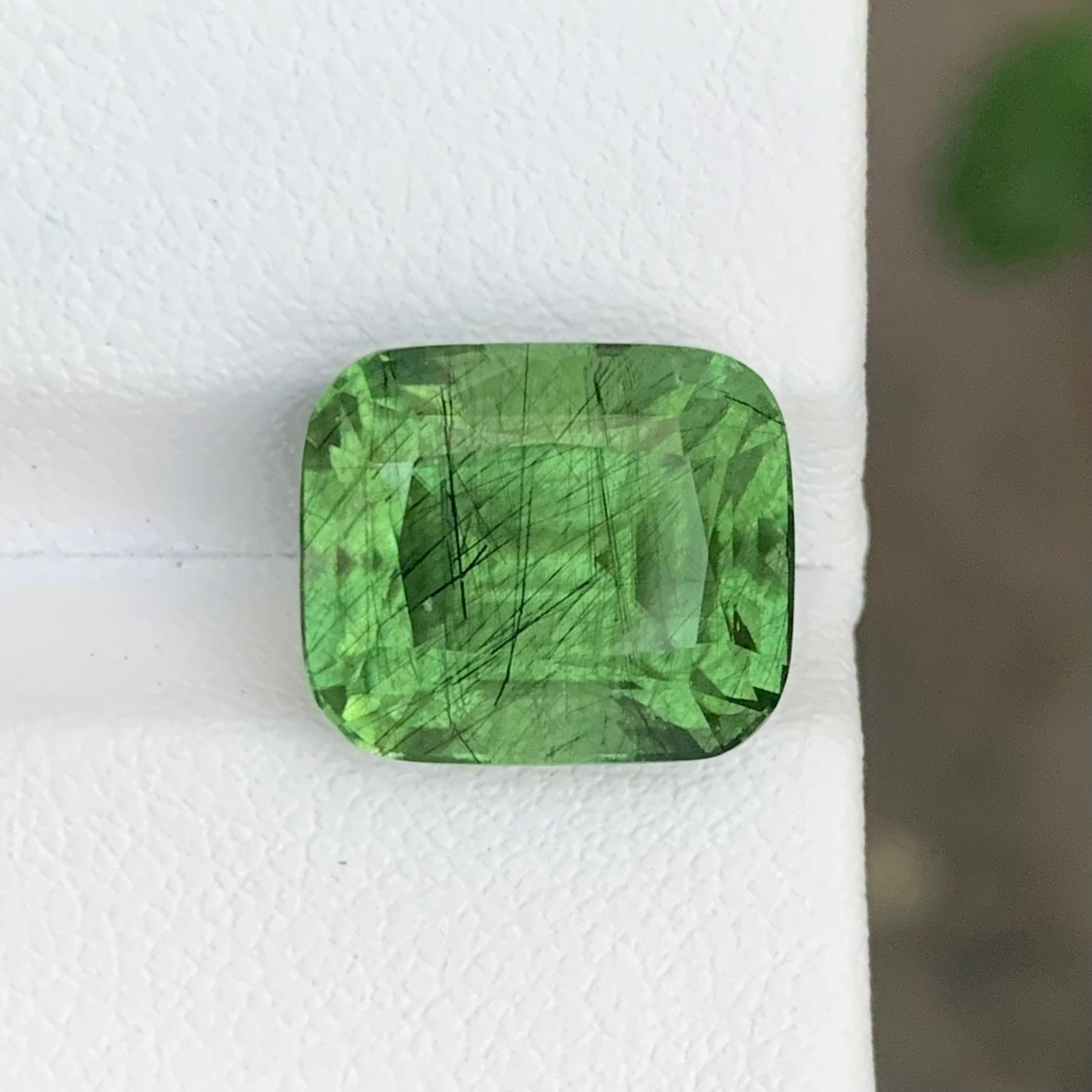 Unique 10.55 Carats Natural Rutile Peridot Loose Gemstone Cushion Shape For Sale 3