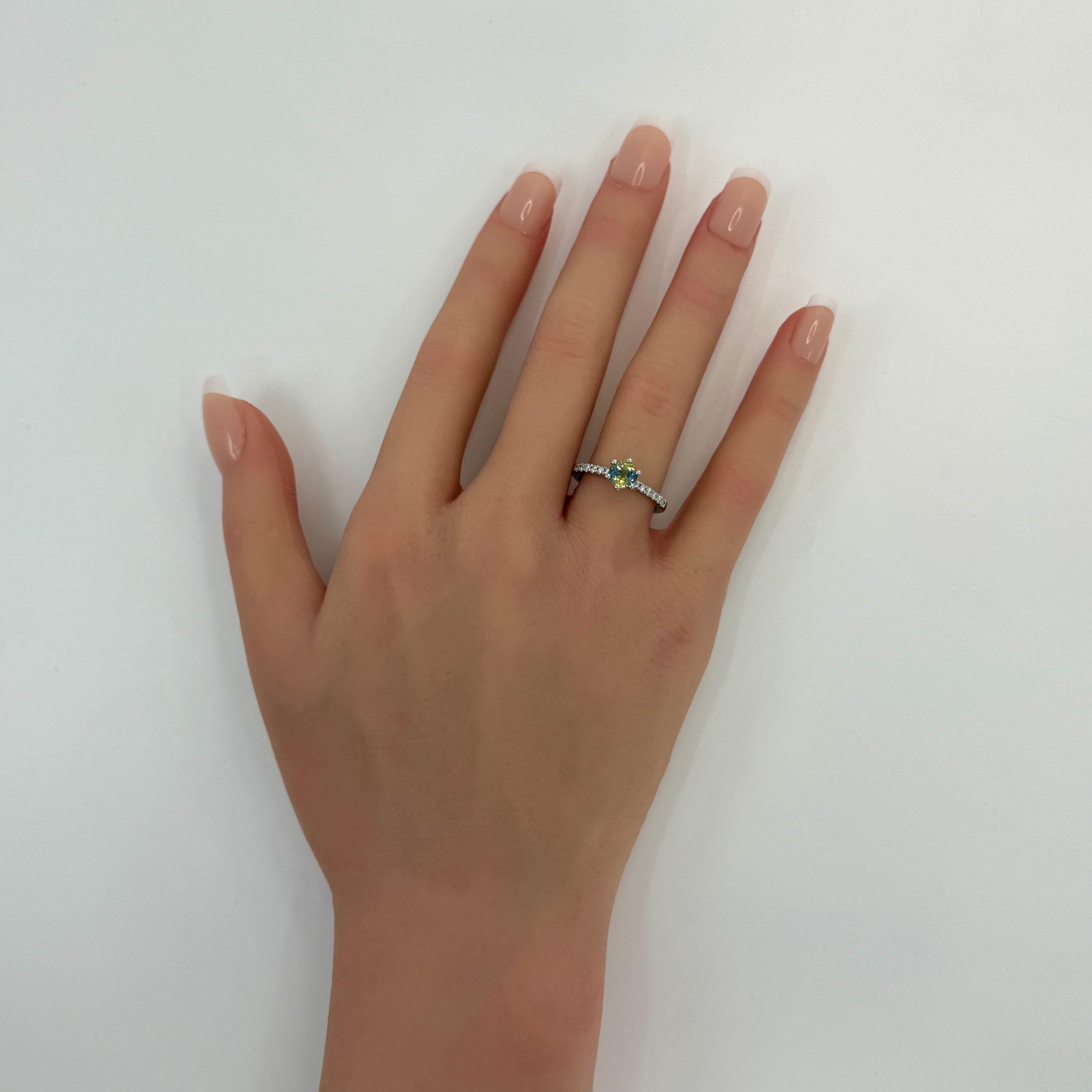 Unique 1.05ct Bi Colour Round Cut Blue Yellow Sapphire & Diamond Platinum Ring For Sale 5