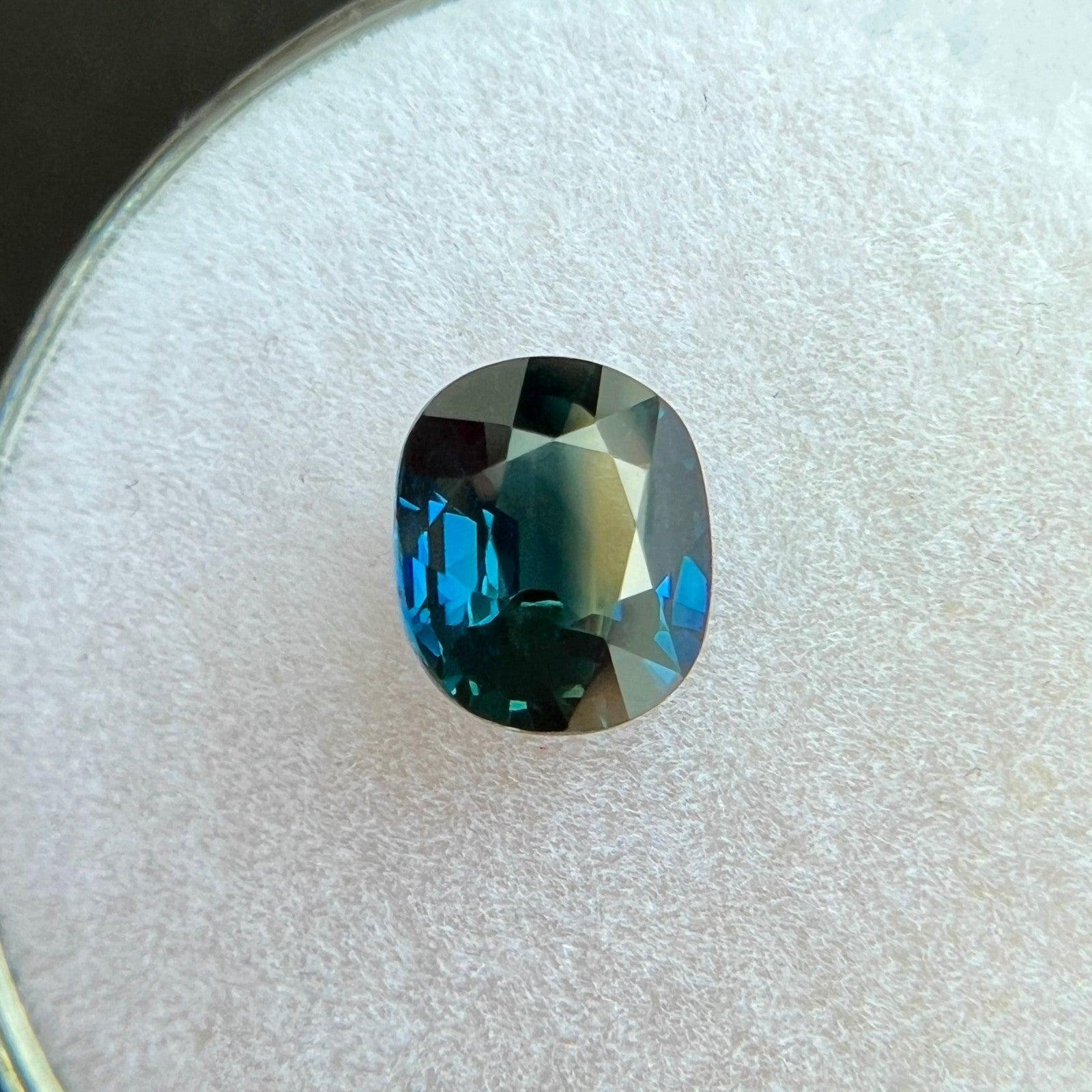 Gema única de zafiro australiano bicolor de 1,36 ct con certificado GIA de talla oval 7x5,8 mm Corte oval en venta