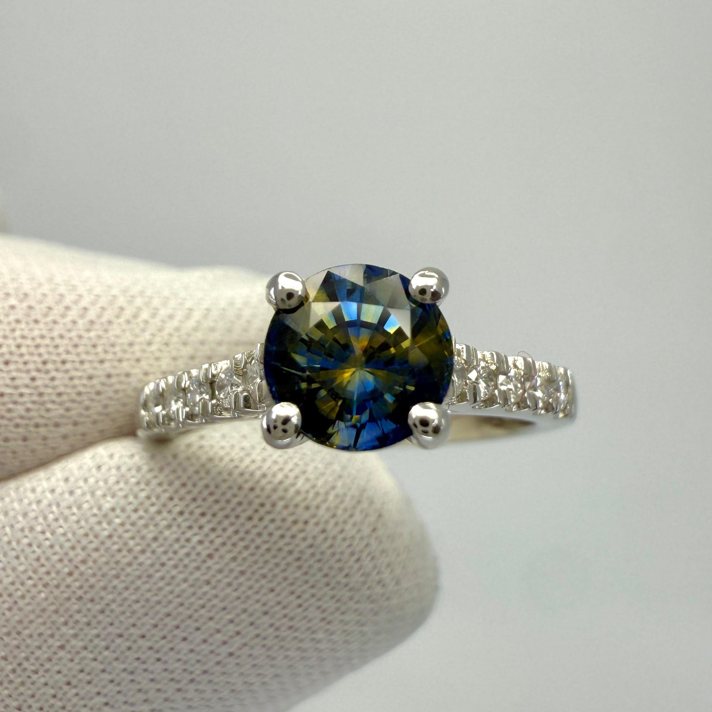 Platinring mit einzigartigem 1.38 Karat zweifarbigem blau-gelbem Saphir im Rundschliff und Diamanten im Zustand „Neu“ im Angebot in Birmingham, GB