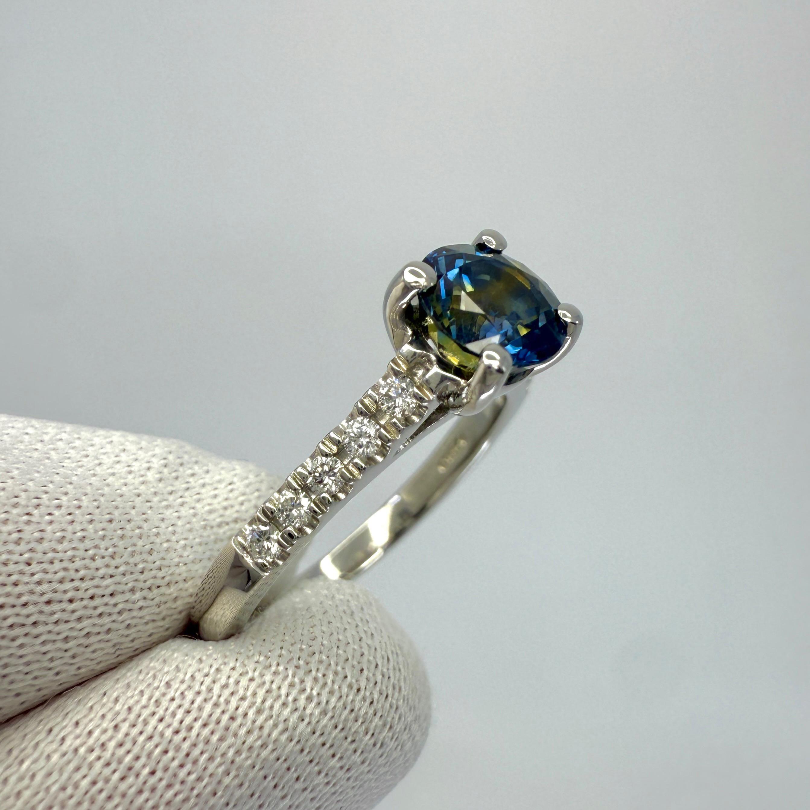 Platinring mit einzigartigem 1.38 Karat zweifarbigem blau-gelbem Saphir im Rundschliff und Diamanten im Angebot 2