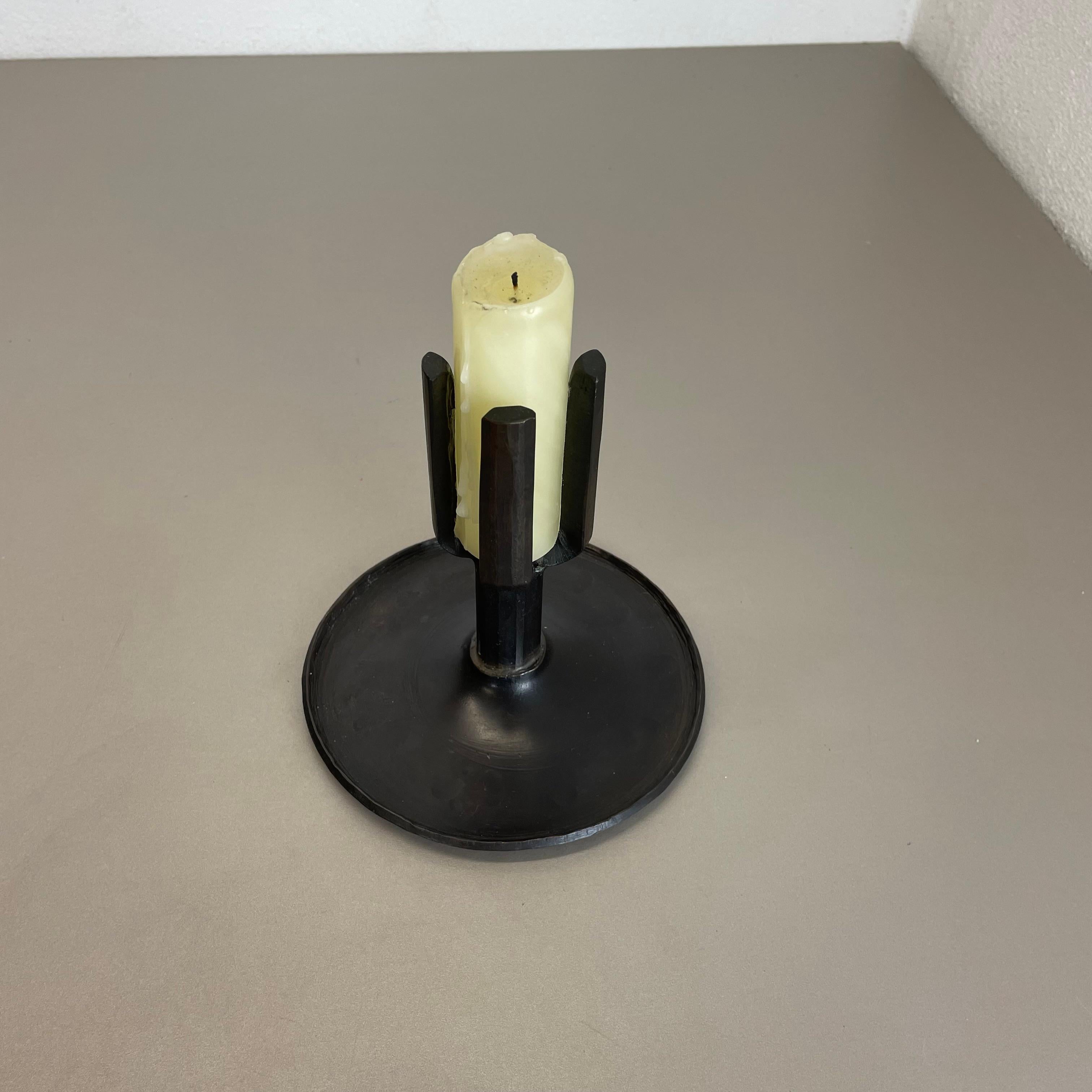 unique 1.3kg Brutalist Bronze Candleholder by Manfred Bergmeister, Germany 1970s In Good Condition For Sale In Kirchlengern, DE