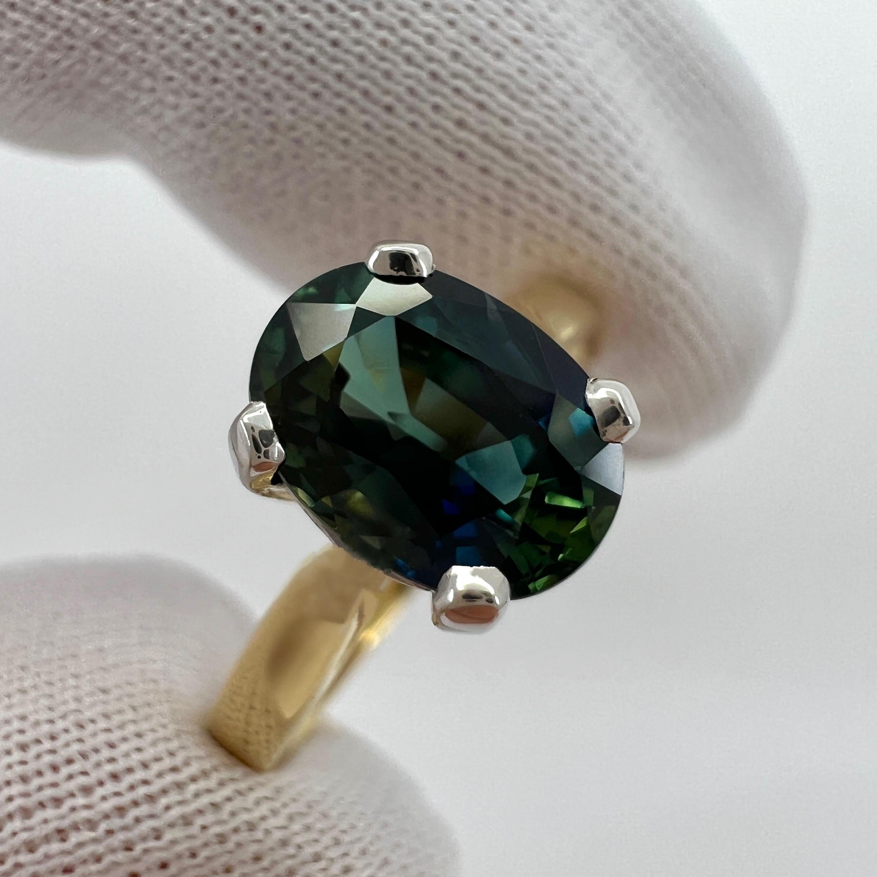 Einzigartiger natürlicher lebendiger blauer grüner zweifarbiger Saphir 18k gemischter Gold Solitär Ring.

1,46 Karat Stein mit einem atemberaubenden lebendigen blau-grünen zweifarbigen Effekt, sehr selten und atemberaubend zu sehen. Auch hat sehr