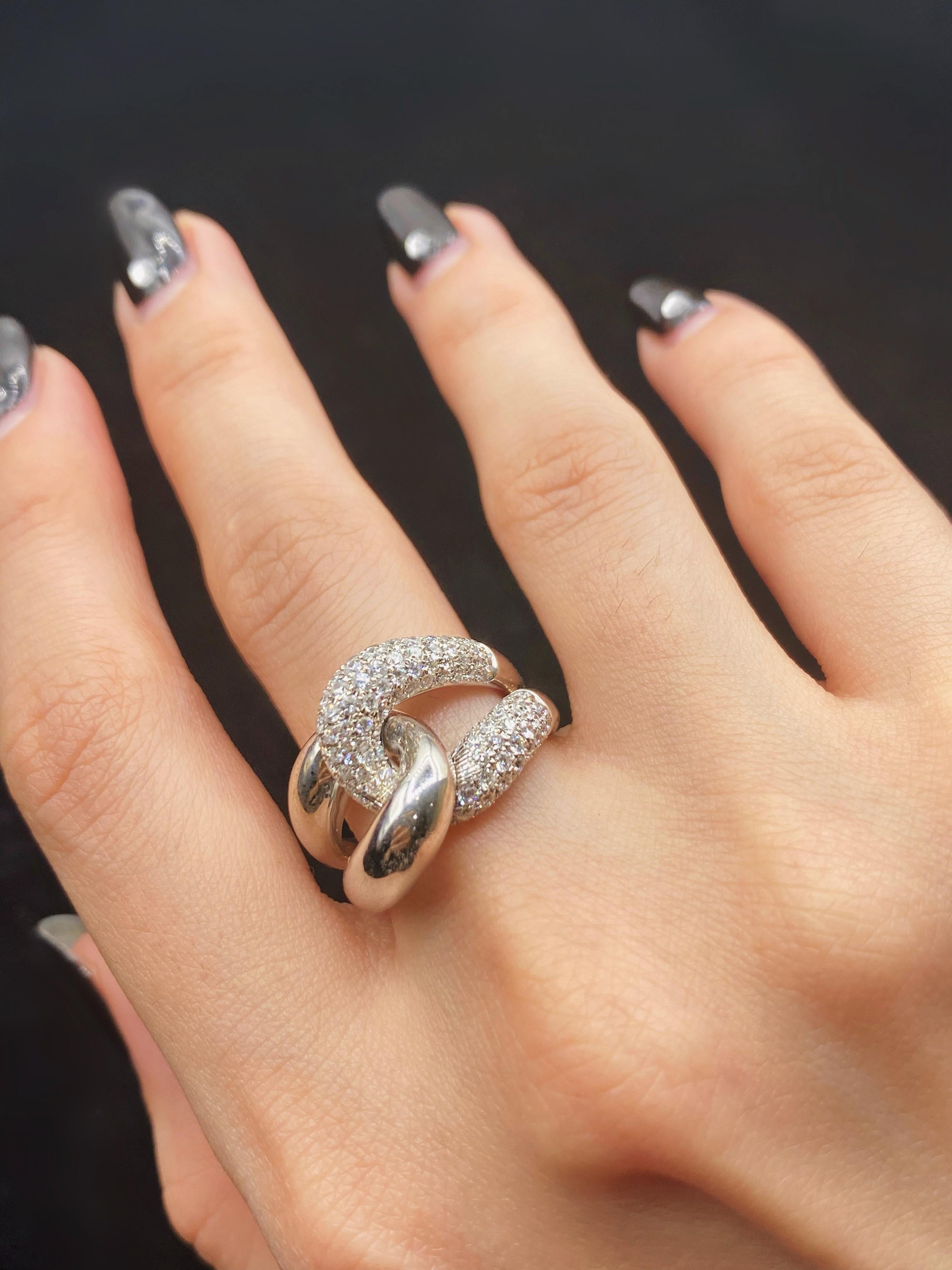 Einzigartiger Diamantring aus 14 Karat Weißgold mit 0,60 Karat Gesamtdiamanten () 2
