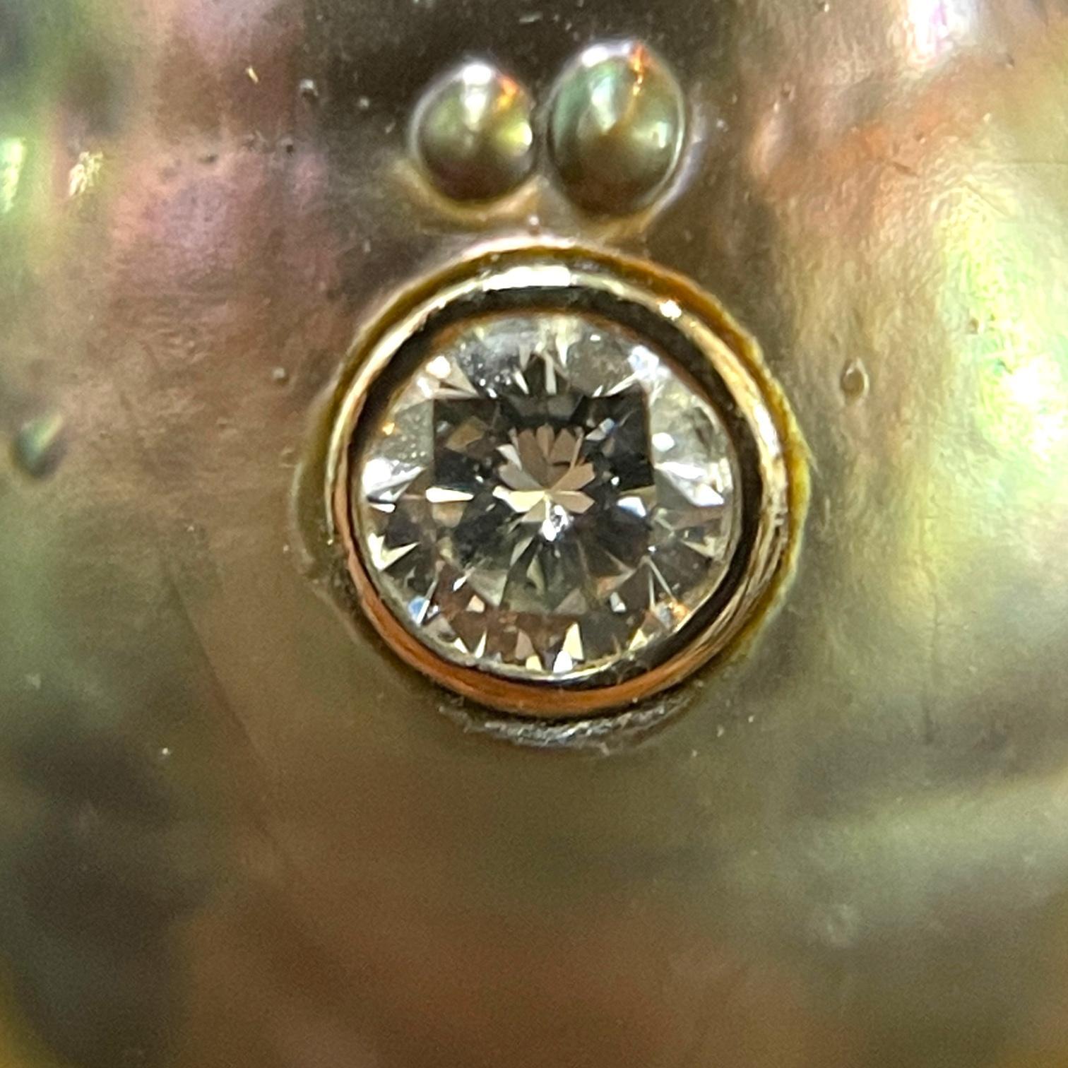 Modern Unique 14k White Gold Grey Pearl Earrings with Diamond Center For Sale