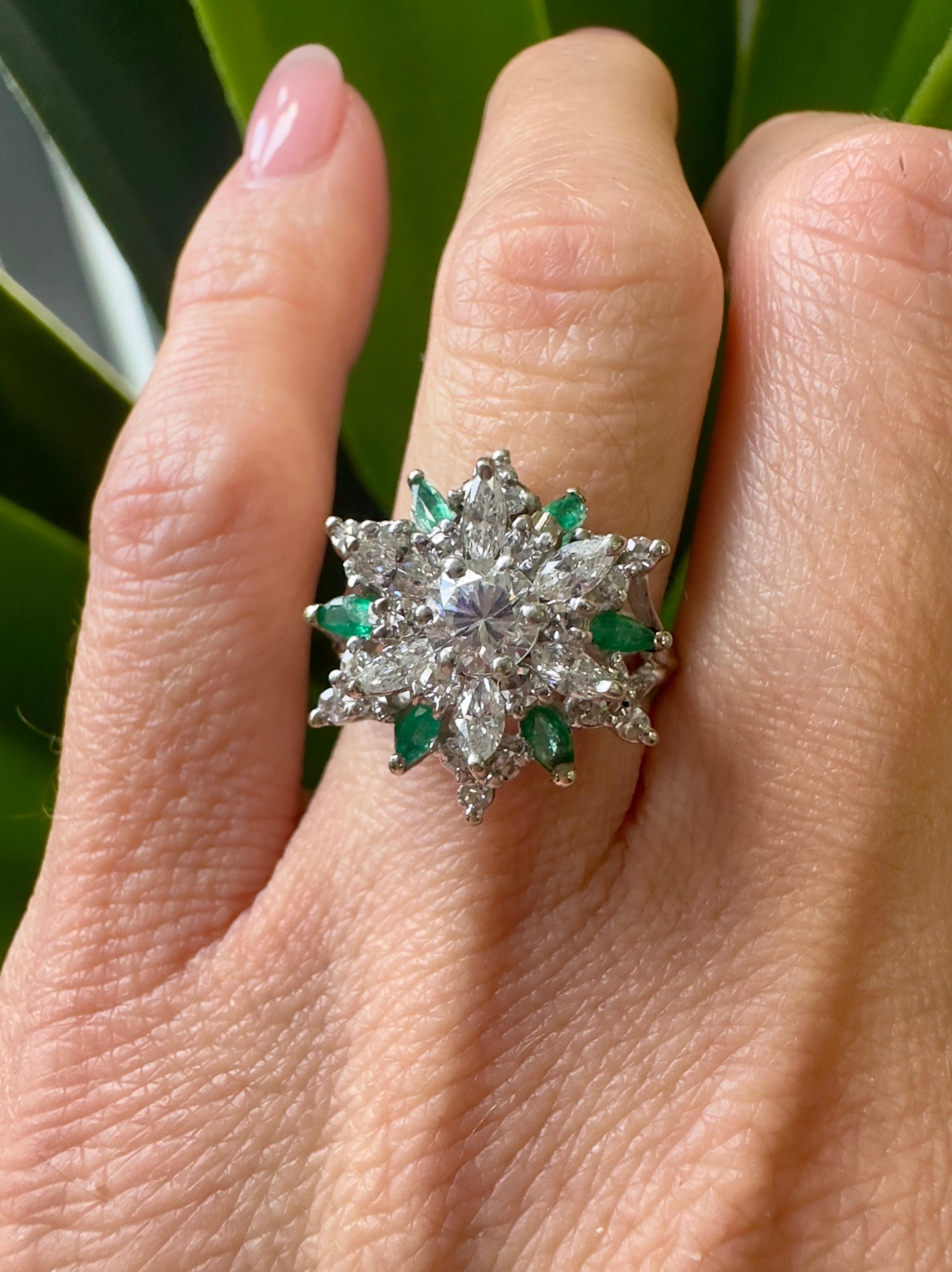 Unique 14k White Gold Vintage Diamond and Emerald Ring In Good Condition For Sale In Houston, TX