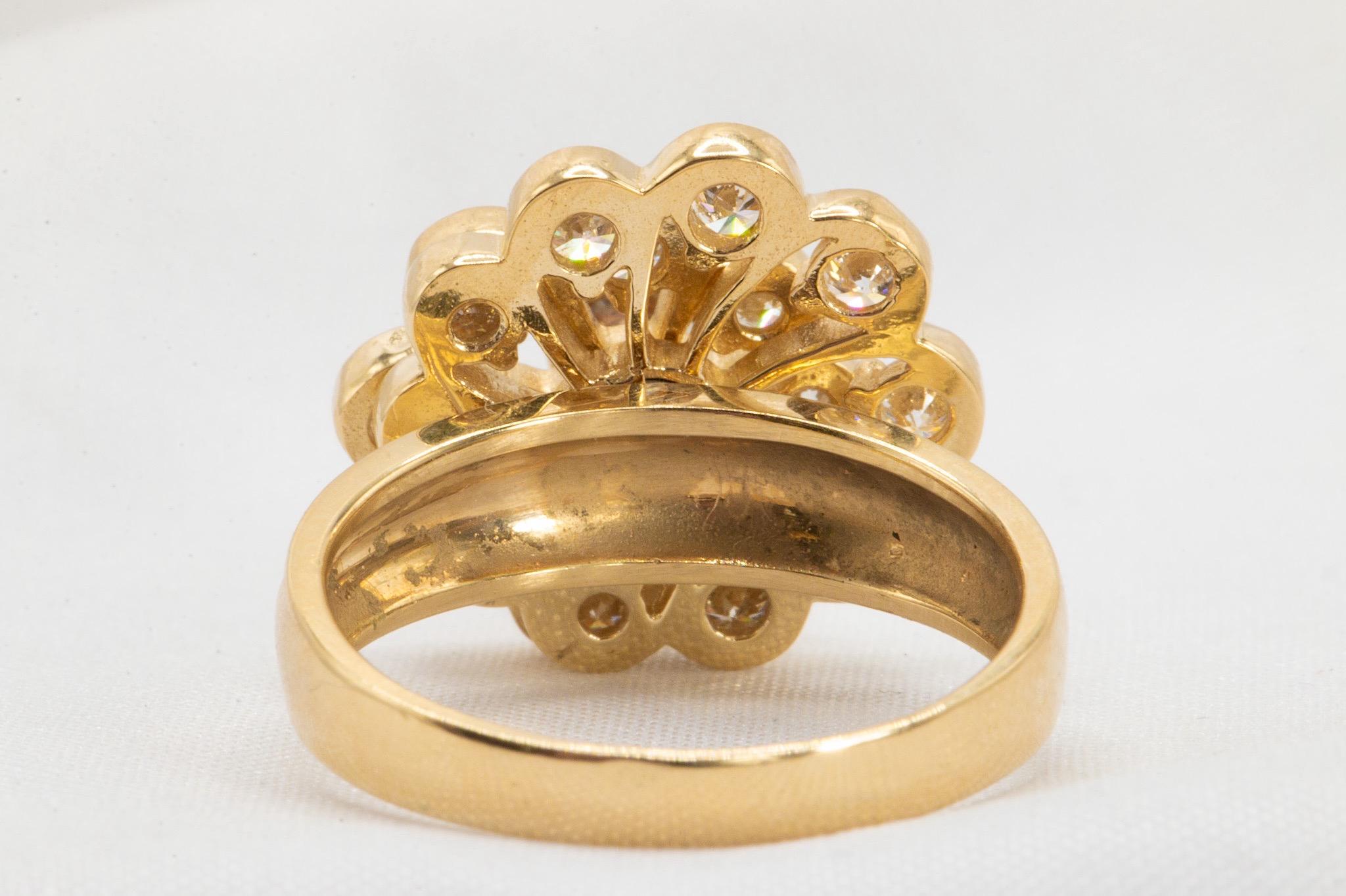 Unique 14k Yellow Gold Floral Diamond Spinner Ring 1.42 Carat Total In Good Condition For Sale In Houston, TX