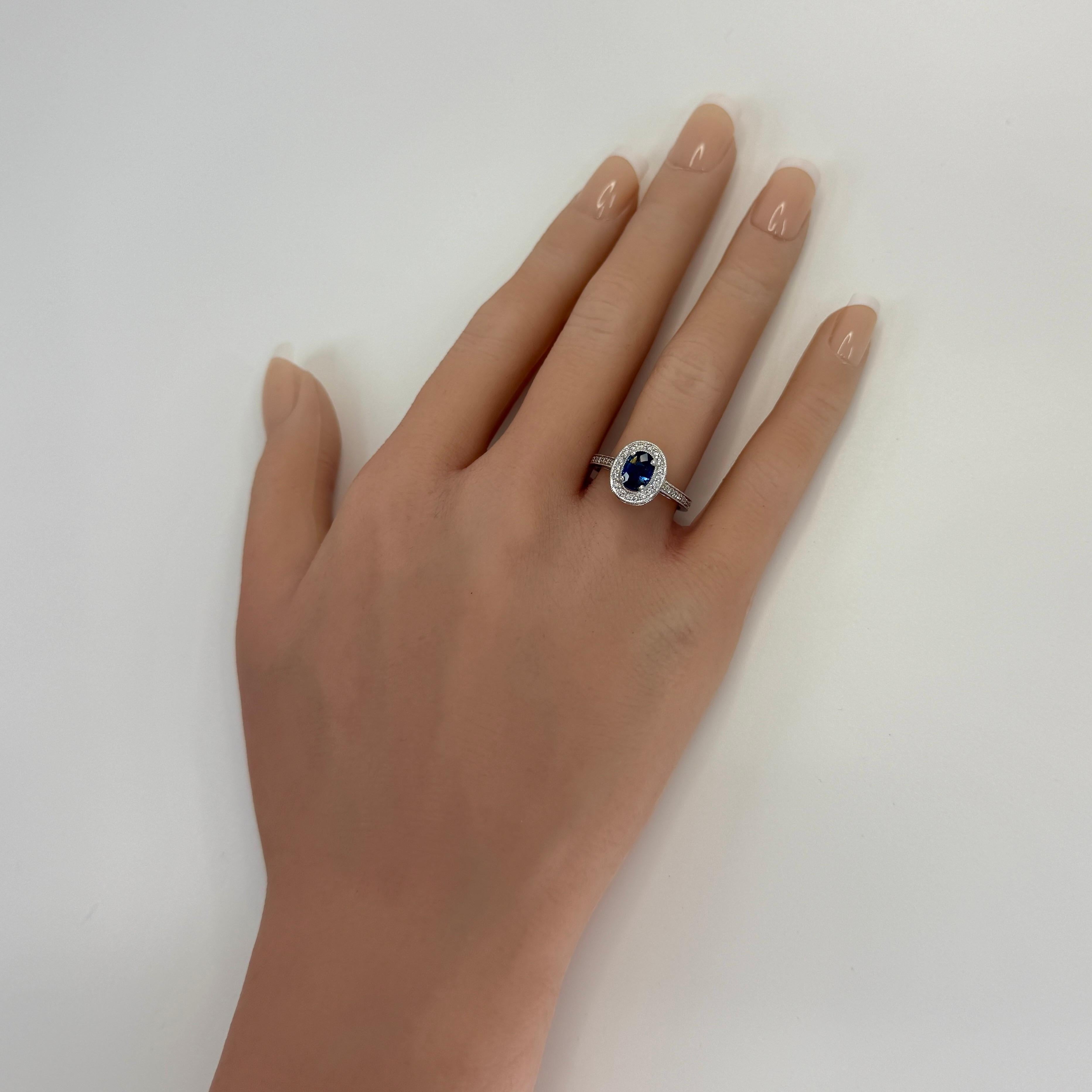 Bague Halo en or blanc 18k avec saphir bleu jaune et diamant d'une valeur de 1,53ct. Neuf - En vente à Birmingham, GB