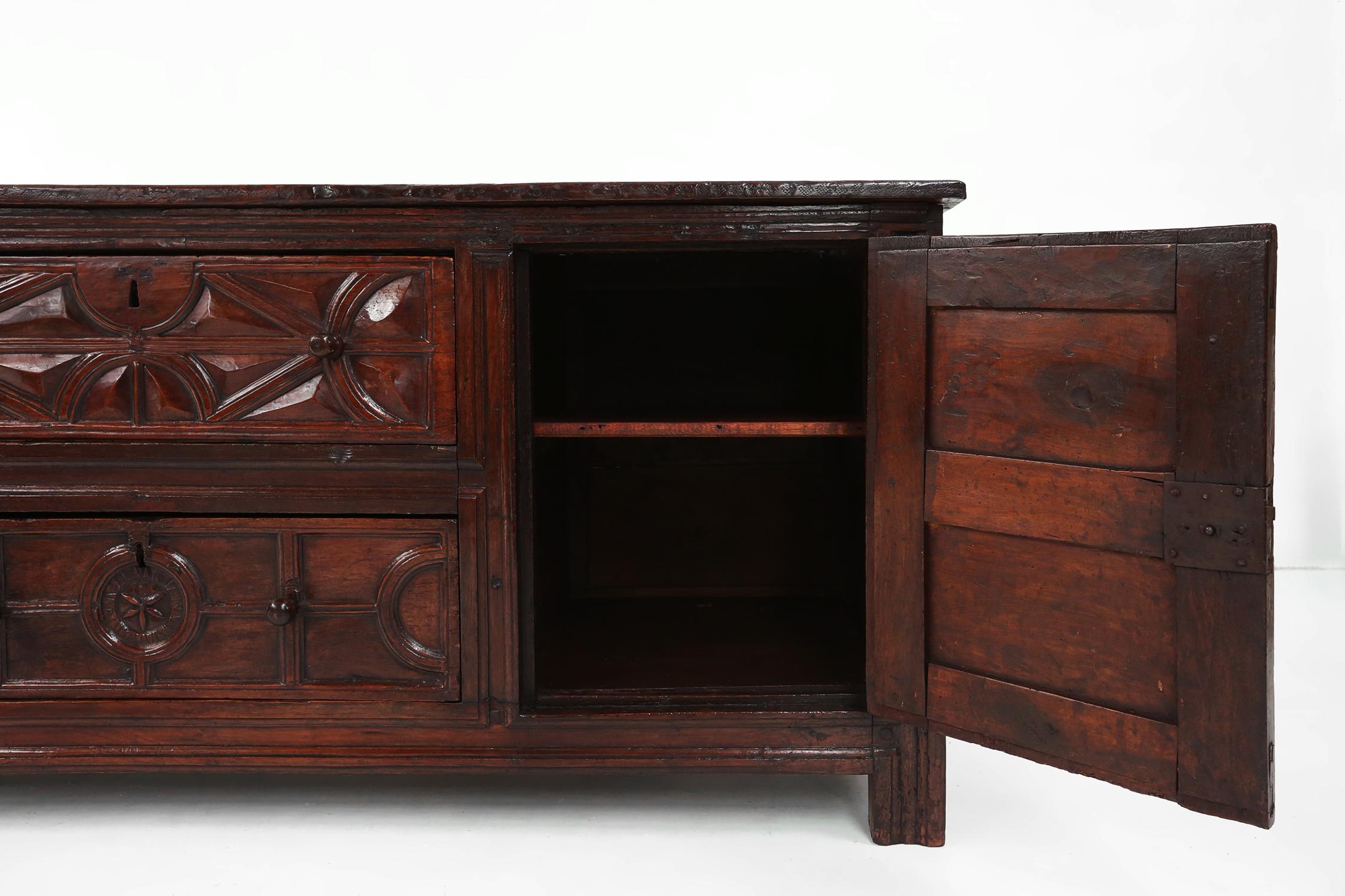 Credenza geometrica francese del XVI secolo, unica nel suo genere, in Oak in vendita 4