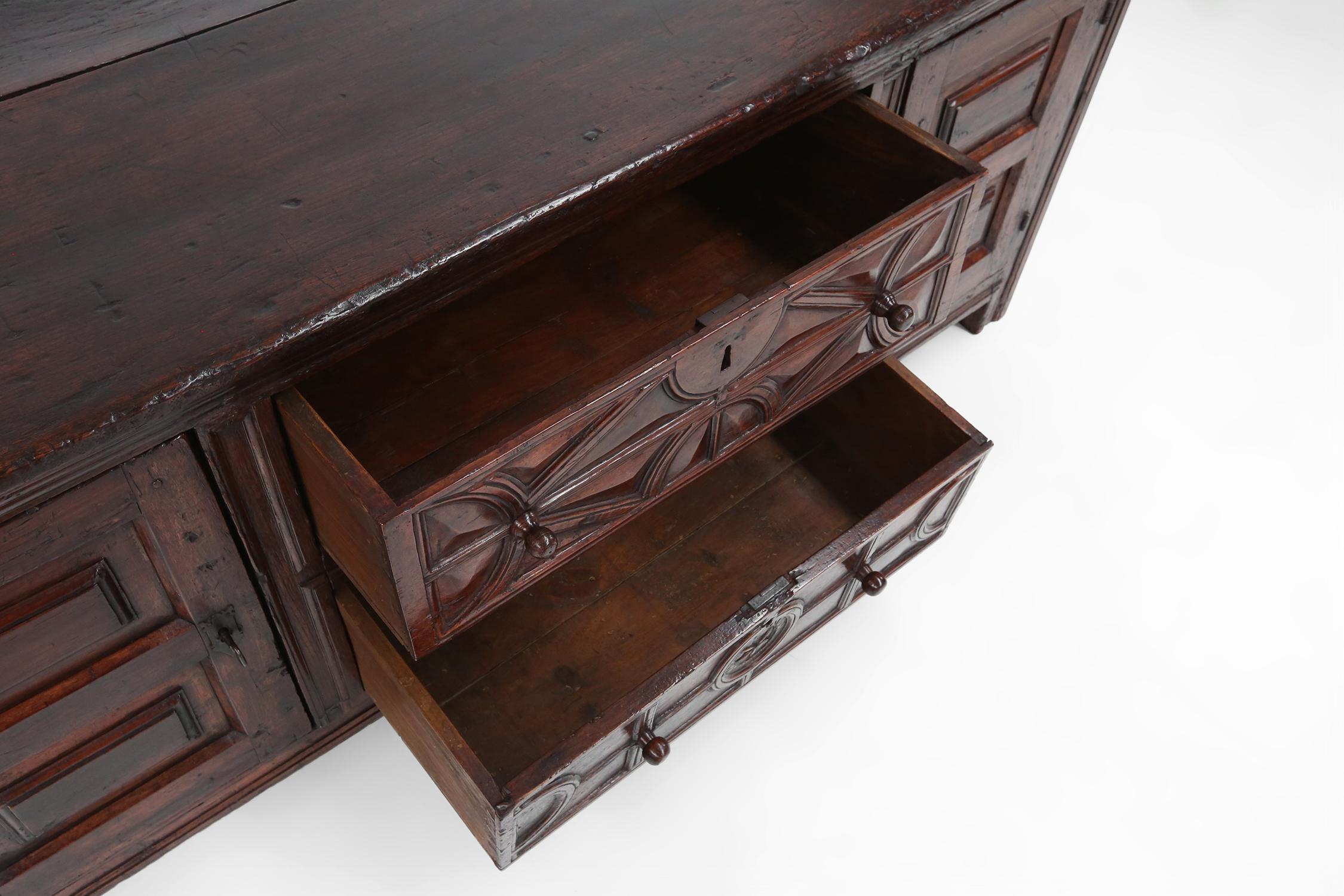 Credenza geometrica francese del XVI secolo, unica nel suo genere, in Oak in vendita 5