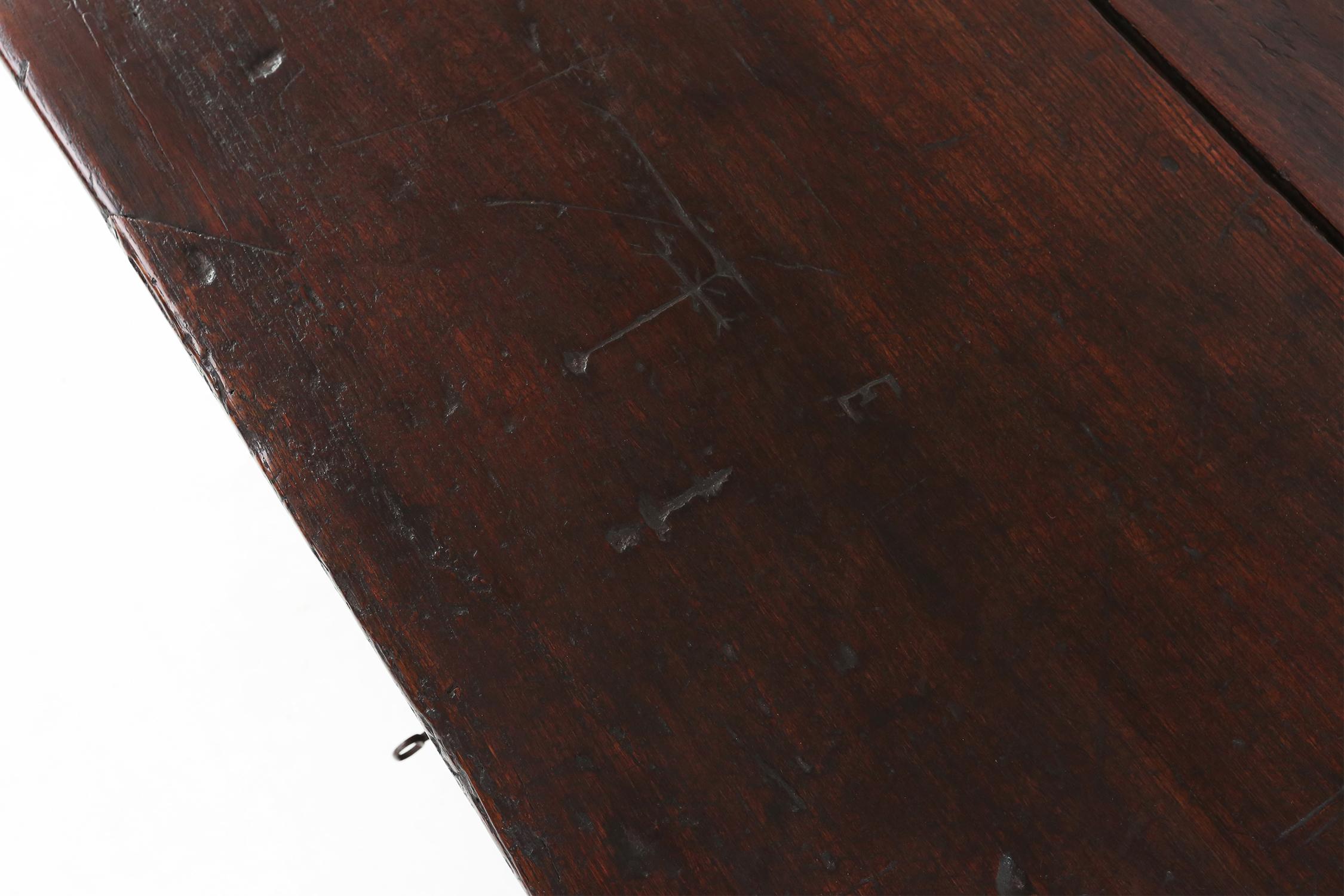 Credenza geometrica francese del XVI secolo, unica nel suo genere, in Oak in vendita 7