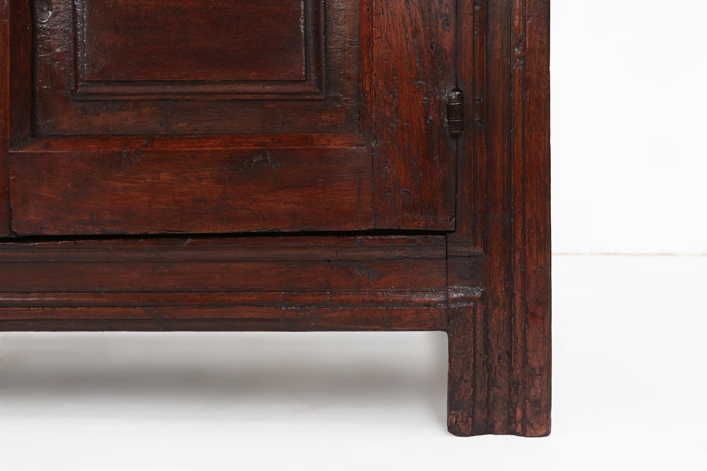 Fino al XVIII secolo Credenza geometrica francese del XVI secolo, unica nel suo genere, in Oak in vendita