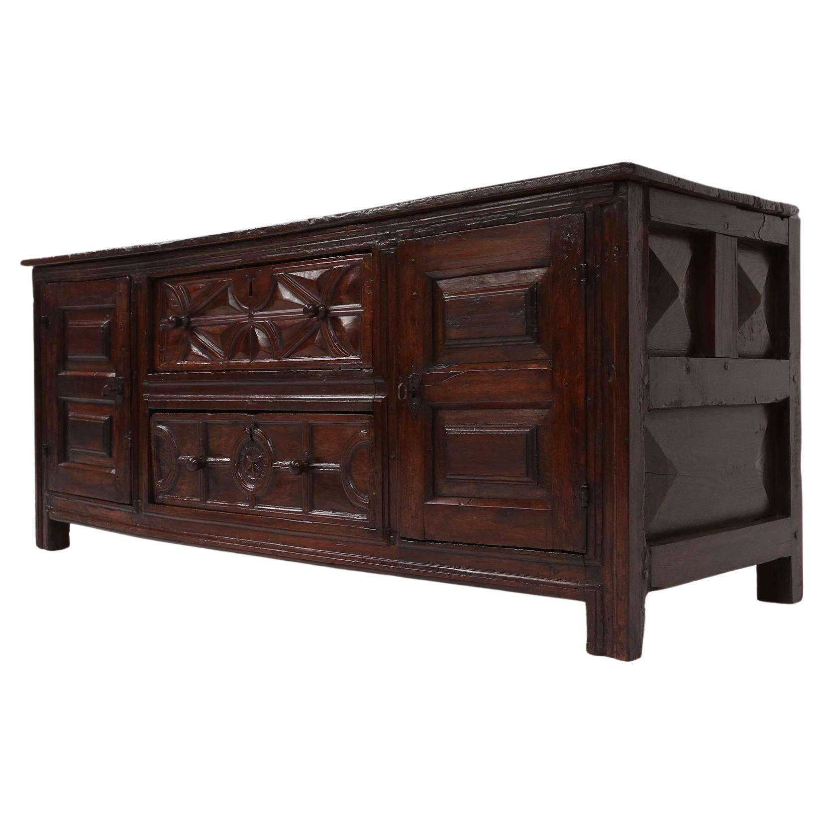 Credenza geometrica francese del XVI secolo, unica nel suo genere, in Oak