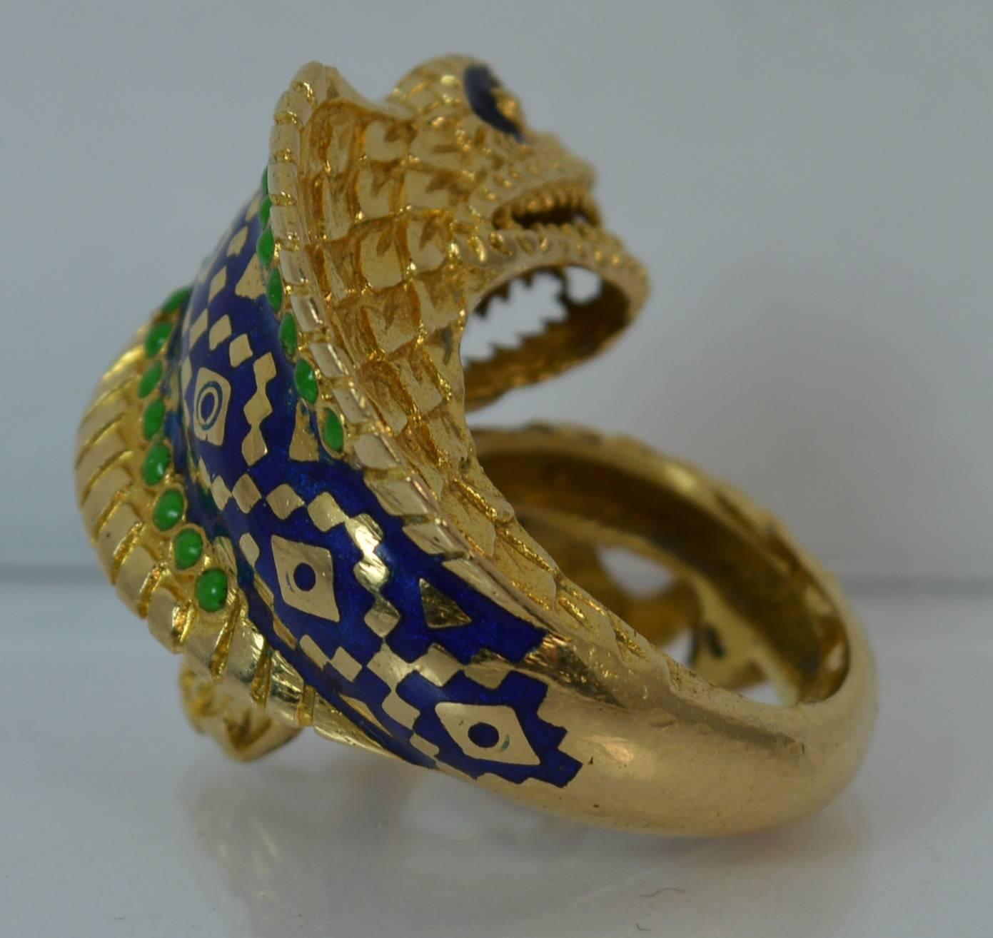 Unique 18 Carat Gold King Cobra Snake Ring In Excellent Condition In St Helens, GB