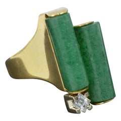 Vintage Unique 18 Carat Gold Two Jade Cylinders and VS Diamond Ring