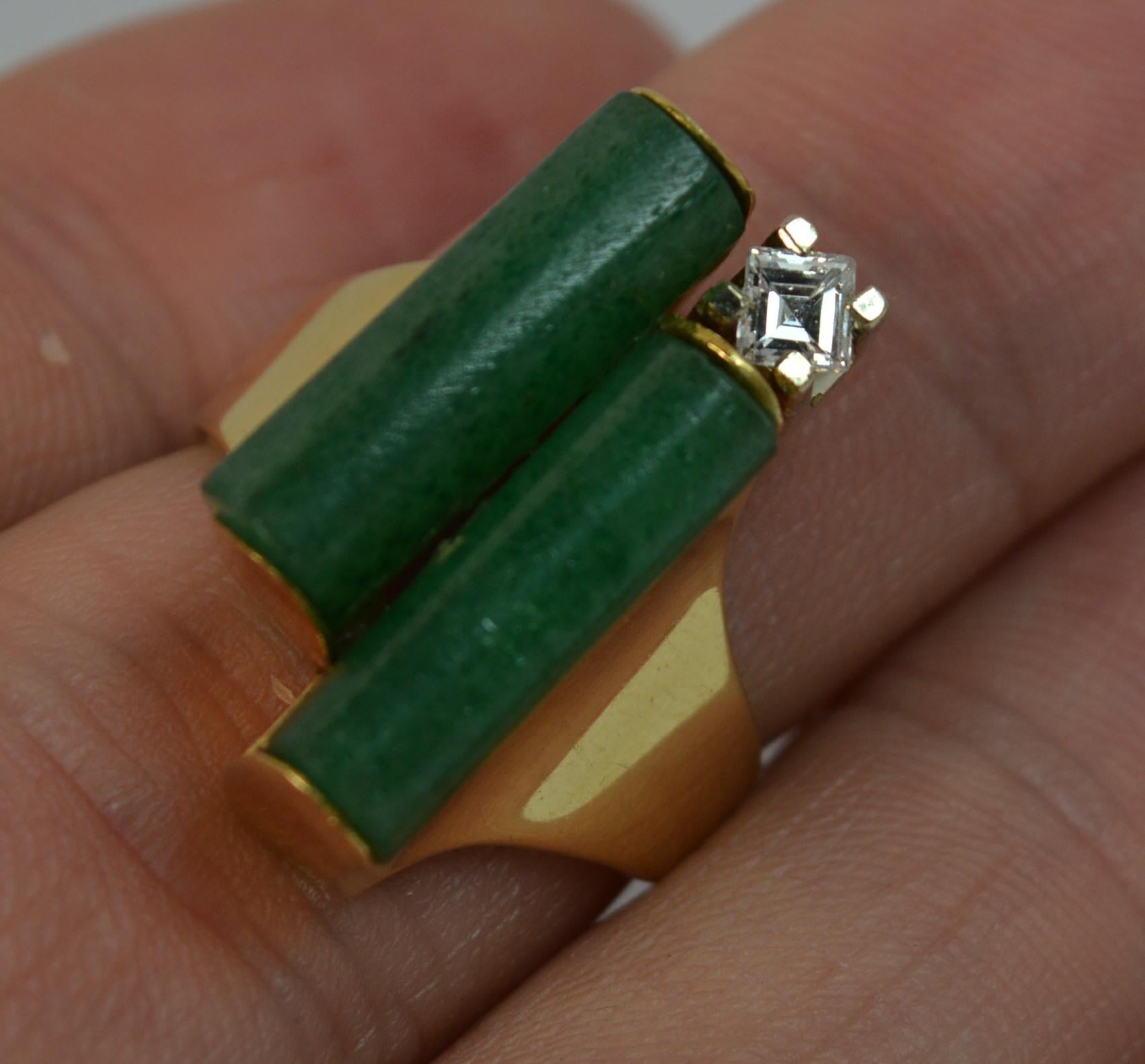 Unique 18 Carat Gold Two Jade Cylinders and VS Diamond Ring In Good Condition In St Helens, GB