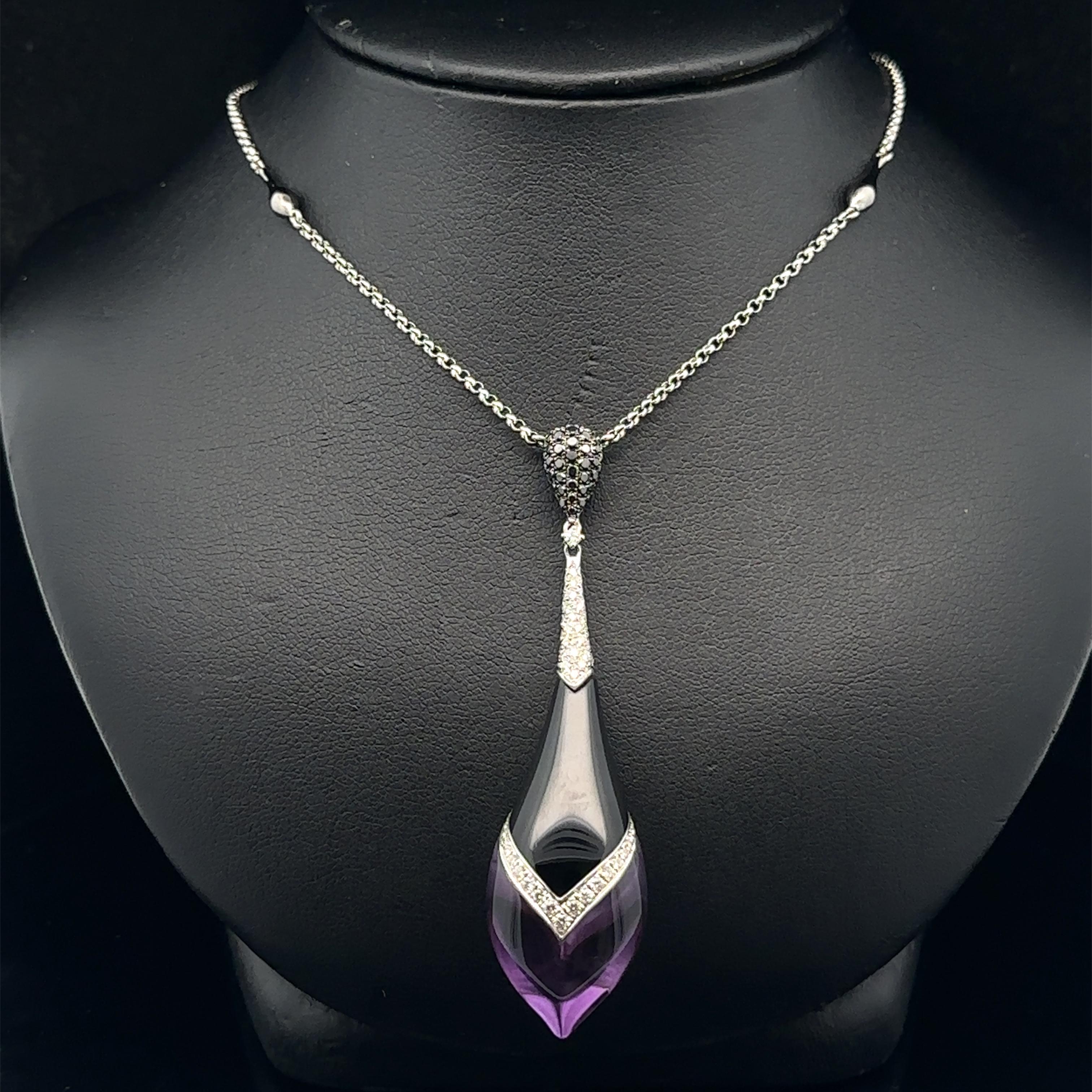 Collier unique en or 18 carats avec pendentif en forme de goutte en onyx et améthyste et diamant Excellent état - En vente à Montclair, NJ