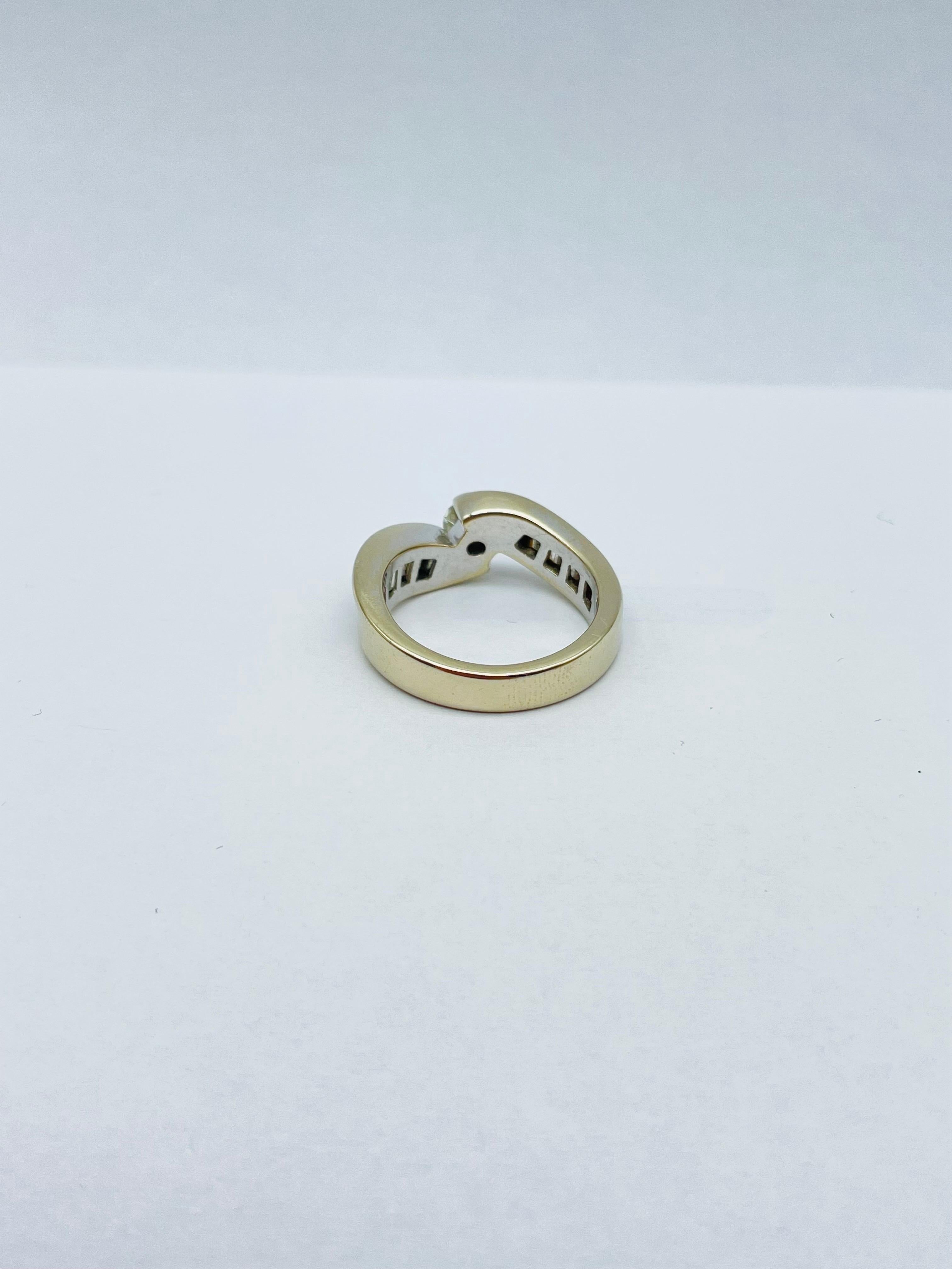 Einzigartiger Ring aus 18 Karat Gold, 0,50 Karat Diamant und 8 Baguette-Diamanten, Weiß-/Gelbgold im Angebot 6