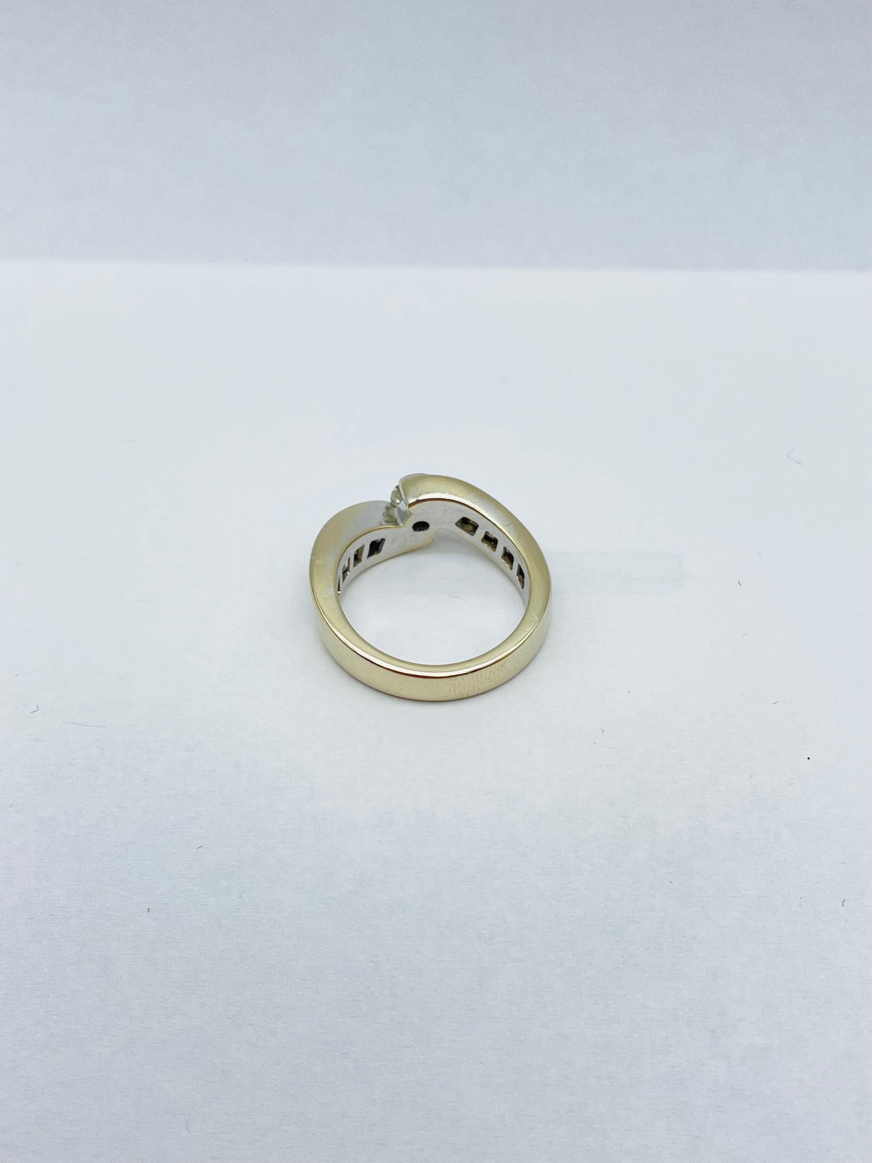 Einzigartiger Ring aus 18 Karat Gold, 0,50 Karat Diamant und 8 Baguette-Diamanten, Weiß-/Gelbgold im Angebot 7