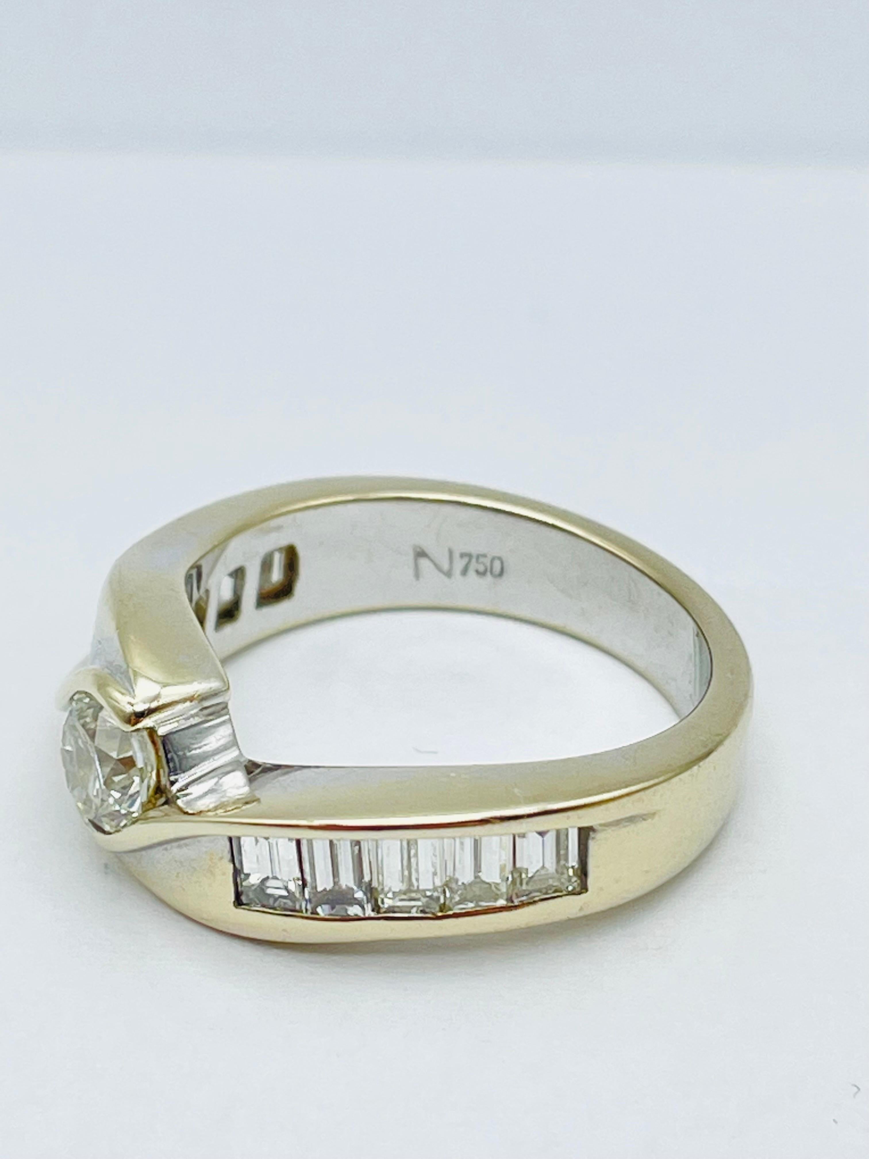 Einzigartiger Ring aus 18 Karat Gold, 0,50 Karat Diamant und 8 Baguette-Diamanten, Weiß-/Gelbgold im Angebot 9