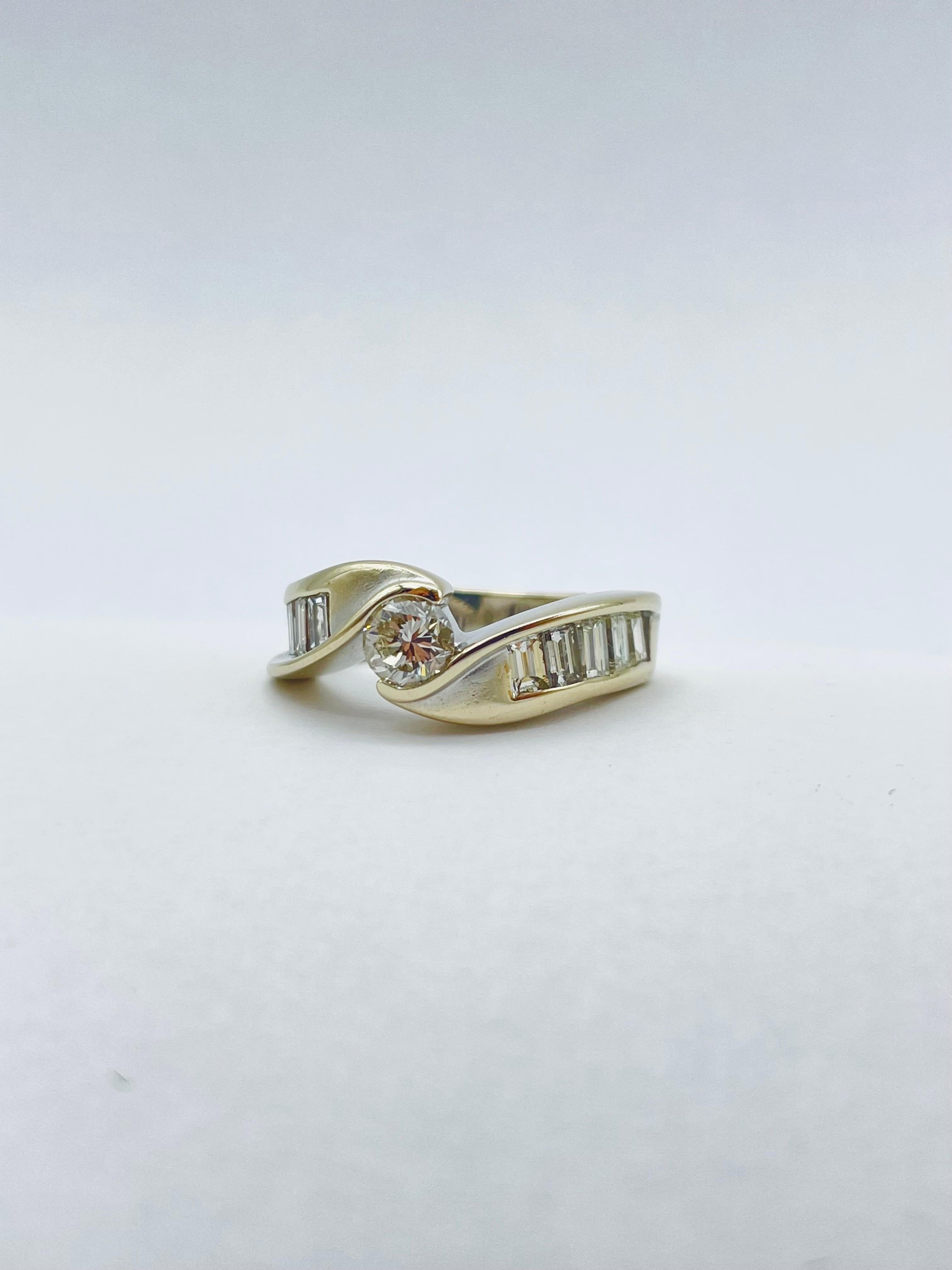 Modern Unique 18k Gold Ring, 0.50 Carat Diamond and 8 Baguette, White/Yellow Gold For Sale