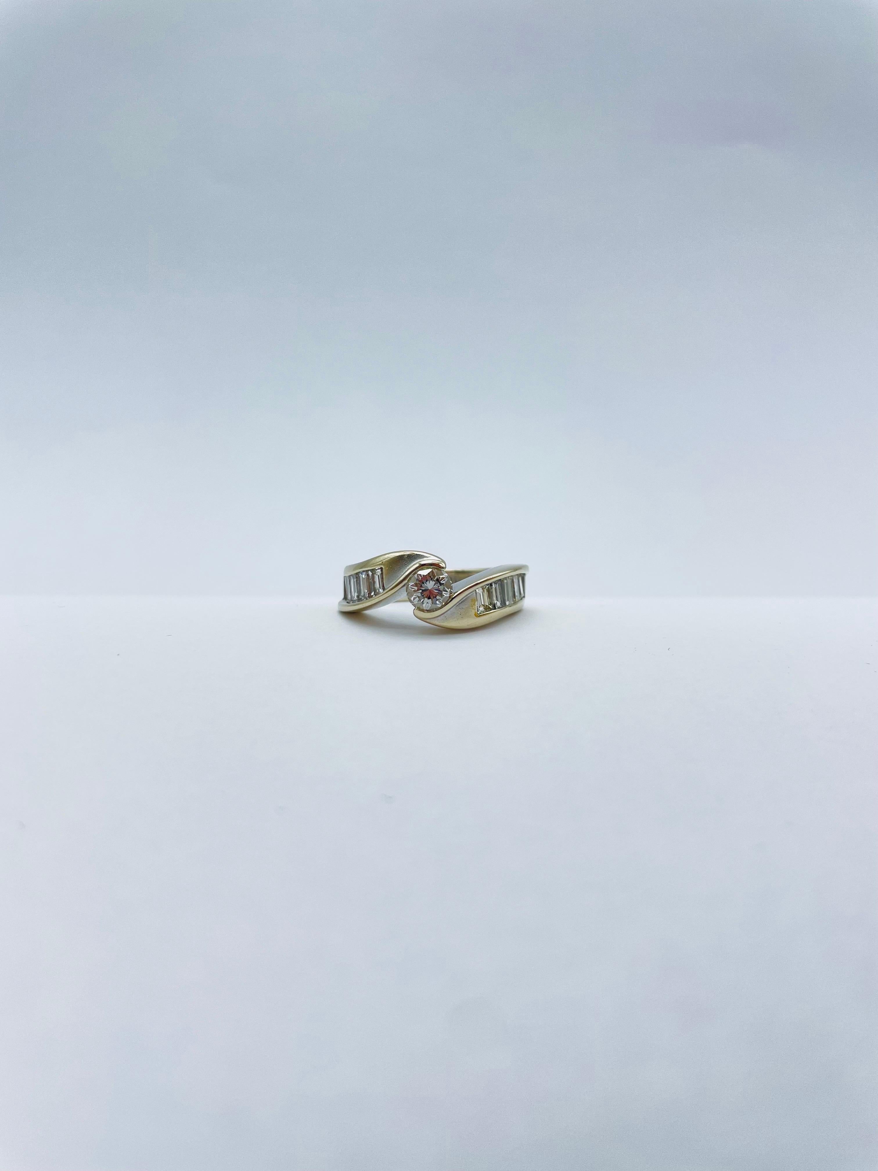Einzigartiger Ring aus 18 Karat Gold, 0,50 Karat Diamant und 8 Baguette-Diamanten, Weiß-/Gelbgold im Angebot 2