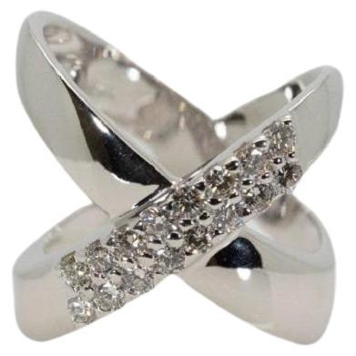 Unique 18K White Gold Criss-Cross Style Ring with 0.30 Ct Natural Diamonds