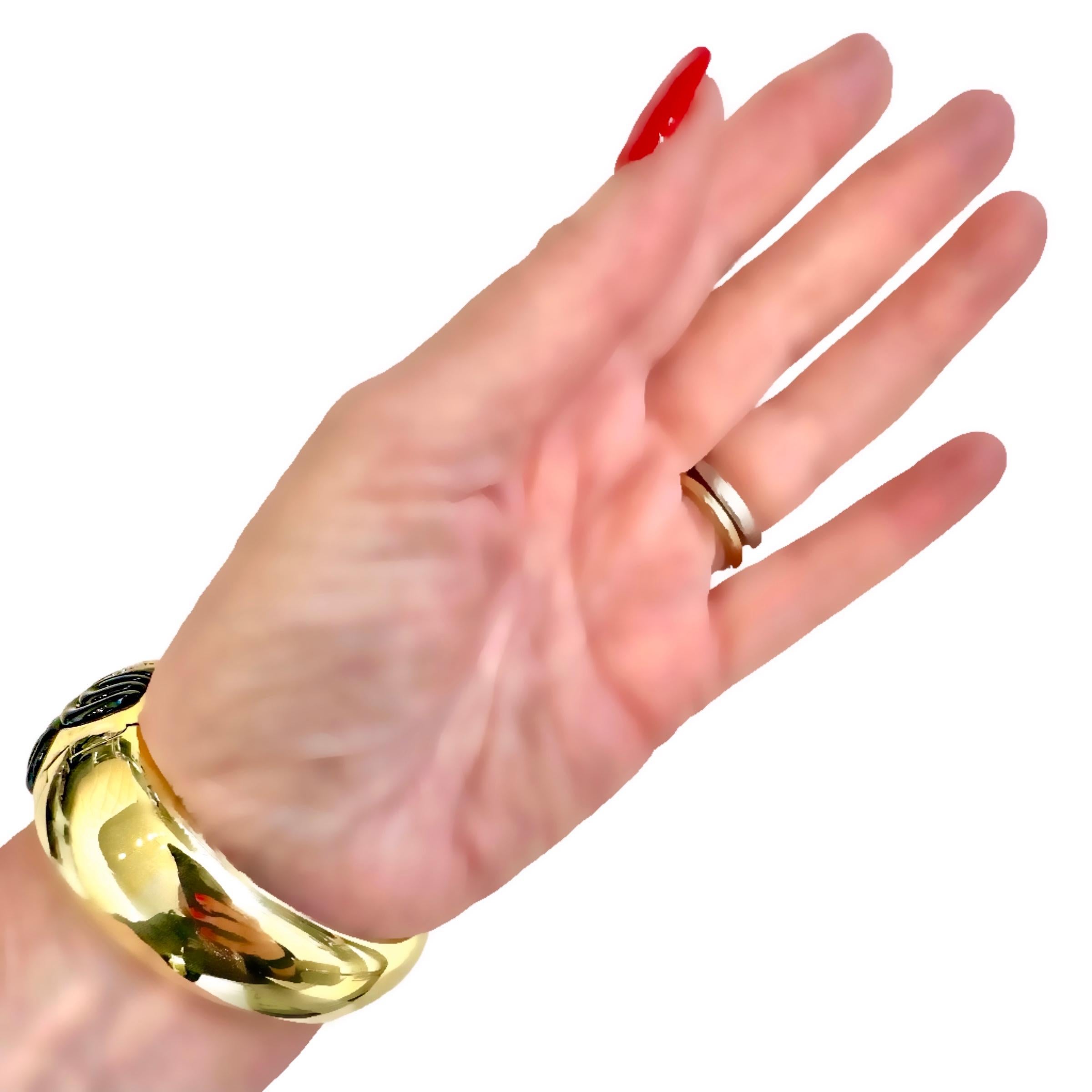 Unique Bracelet manchette en or jaune 18K à cannelures en onyx et diamants d'une largeur d'un peu plus d'un pouce en vente 8