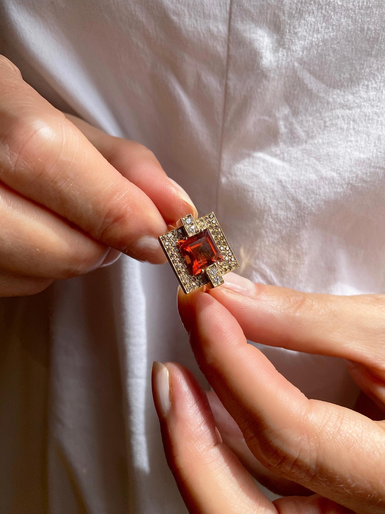 Turmalina mandarina única de oro amarillo de 18 quilates 1 ct. Anillo de cóctel con diamantes blancos en venta 8