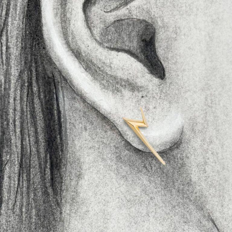 Unique 18K Yellow Gold Statement Stud Earring – Minimal Gold Earrings In New Condition For Sale In London, GB