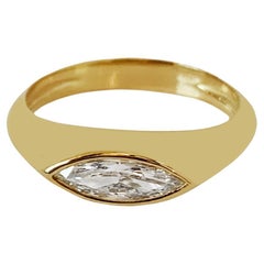 Unique 18k Yellow Gold with Diamond