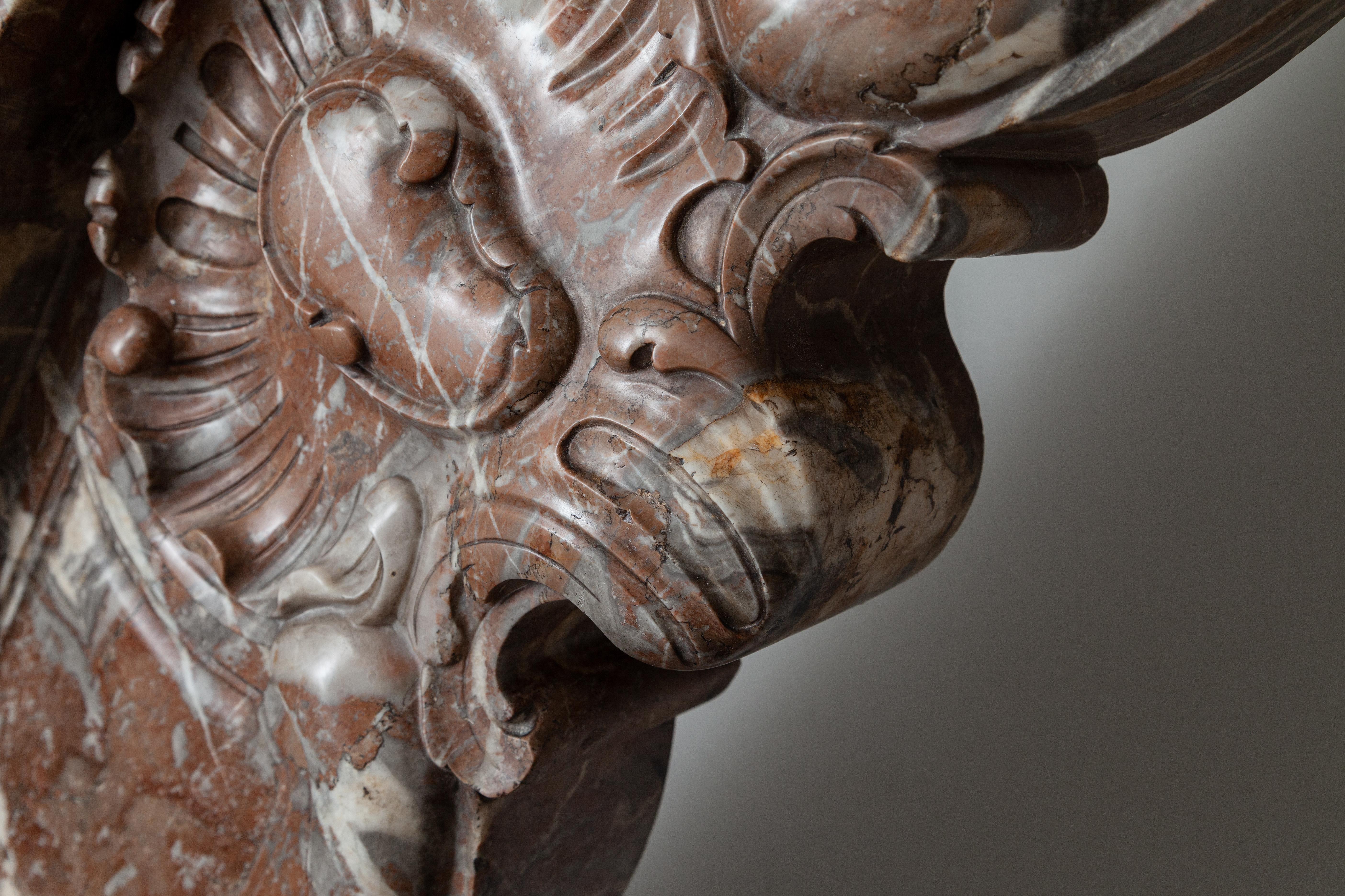 Antiker antiker Marmorkamin im Rokoko-Stil des 18. Jahrhunderts im Angebot 5