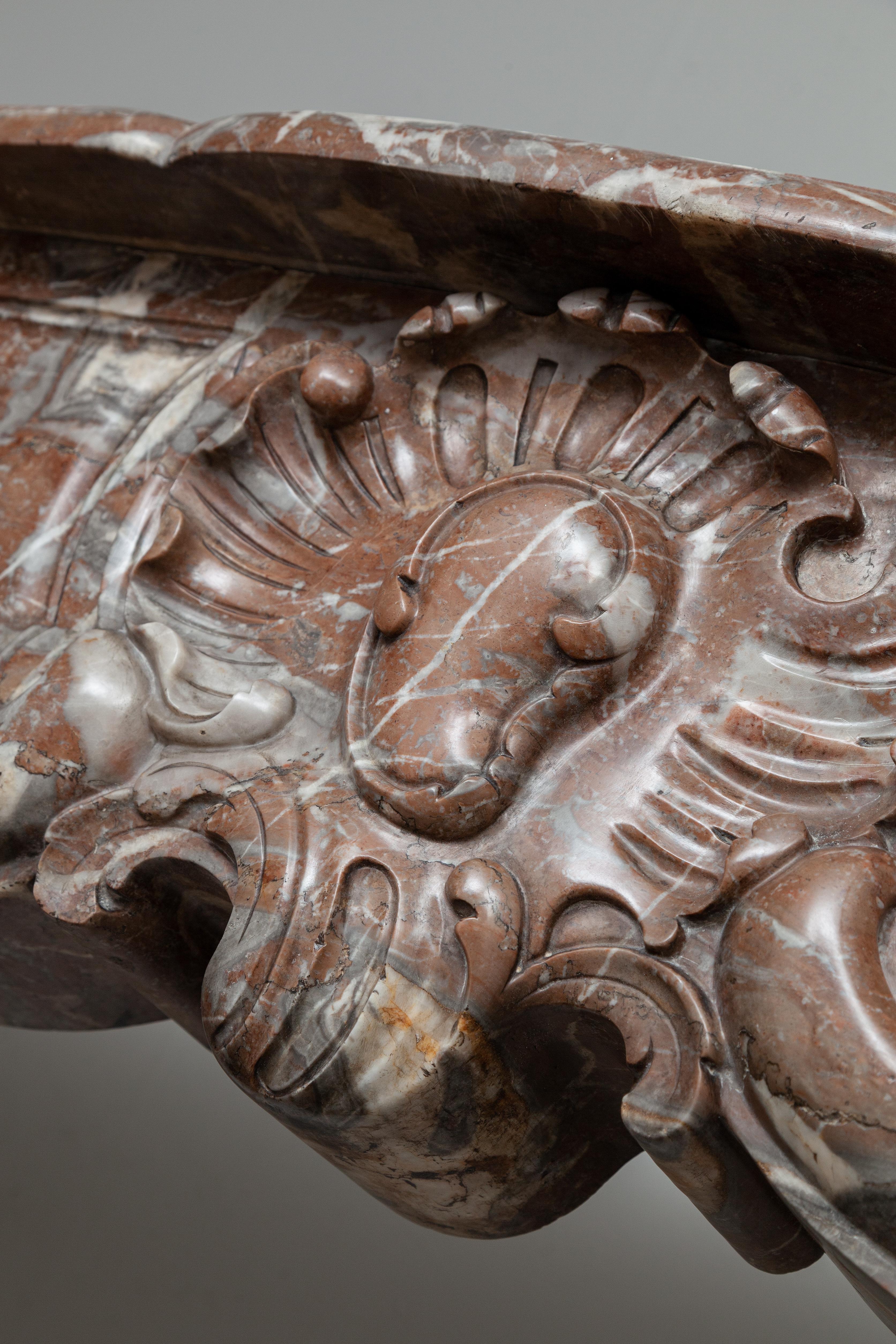 Antiker antiker Marmorkamin im Rokoko-Stil des 18. Jahrhunderts im Angebot 6