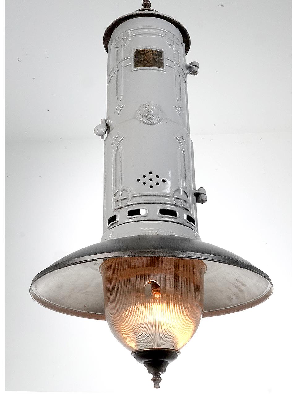 Unique 1906 Street Lamp Style light In Good Condition For Sale In Peekskill, NY