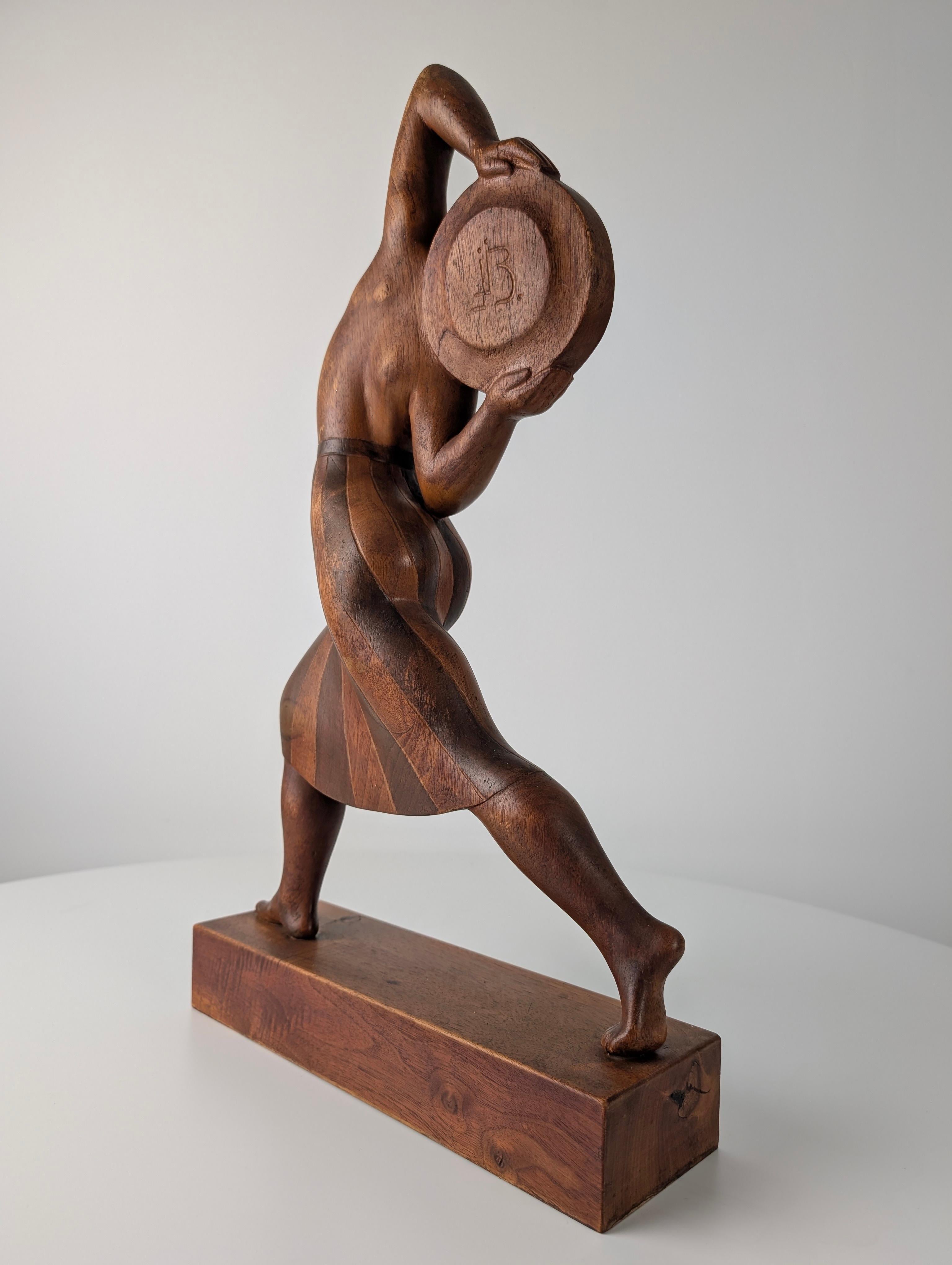 Einzigartige handgeschnitzte Holzskulptur aus den 1920er Jahren von Jens Jacob Bregnoe, signiert (Art déco) im Angebot