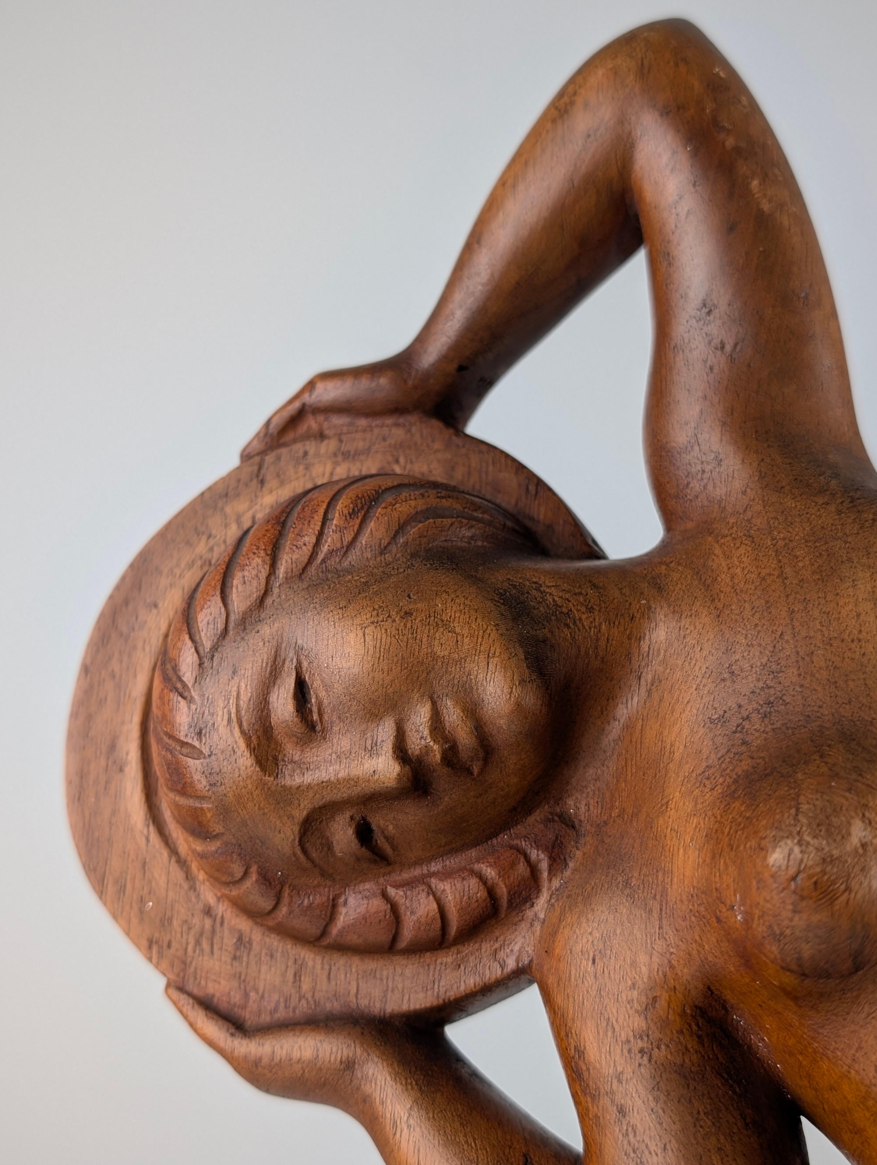 Einzigartige handgeschnitzte Holzskulptur aus den 1920er Jahren von Jens Jacob Bregnoe, signiert im Zustand „Gut“ im Angebot in Benalmadena, ES