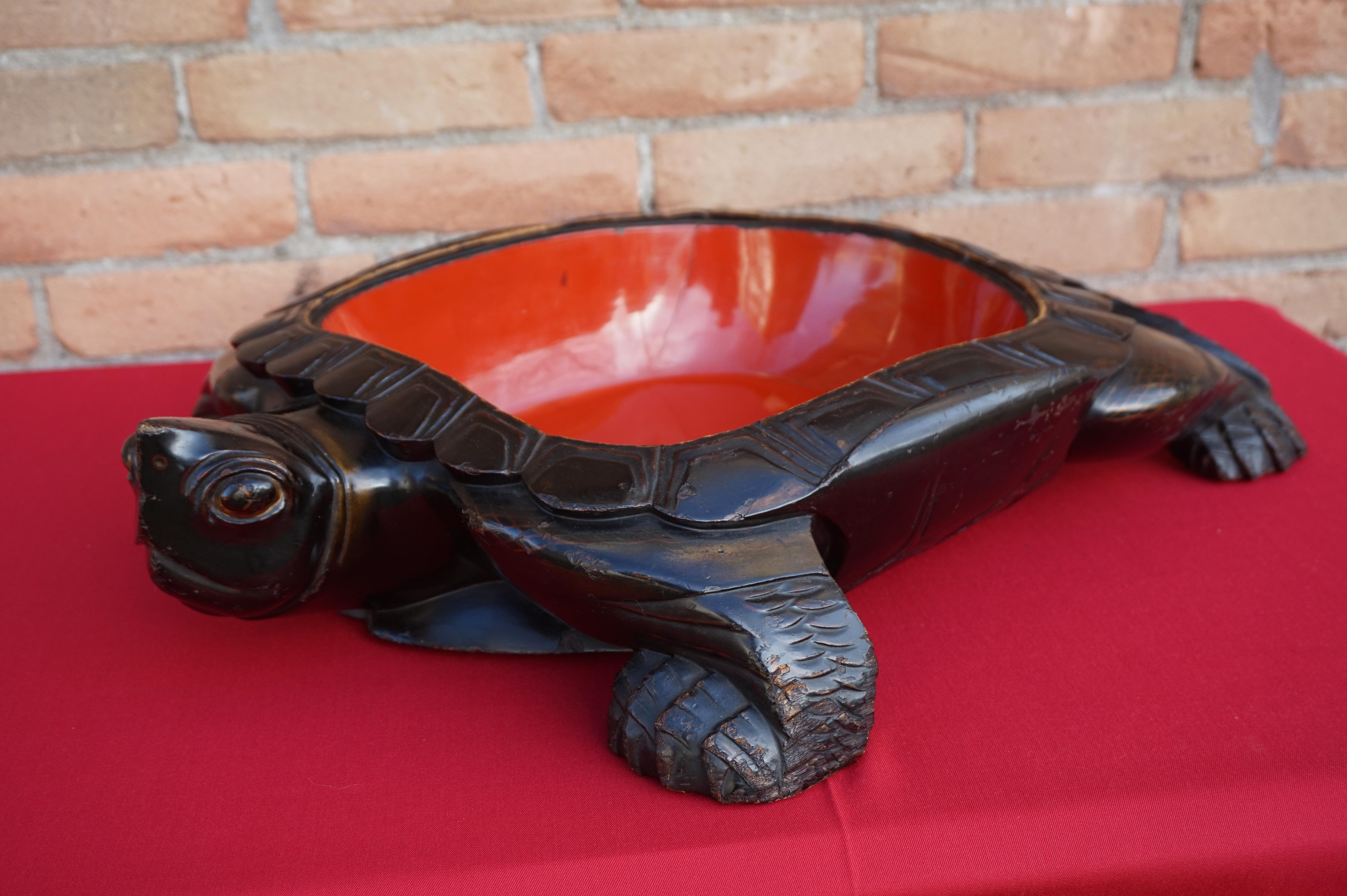 Large & Unique 1930 Hand Carved & Lacquered Wood Japanese Tortoise Sculpture Box In Good Condition In Lisse, NL