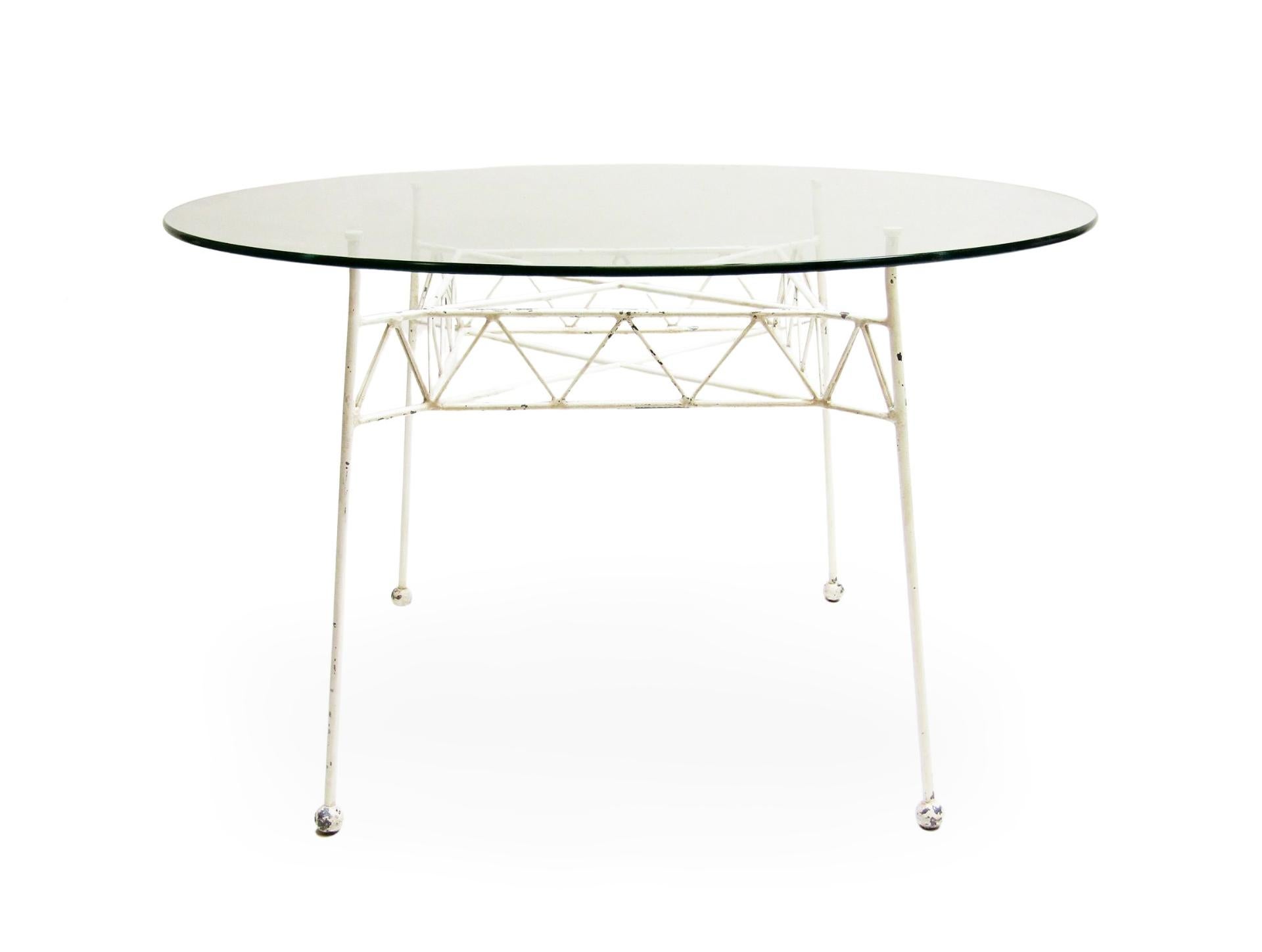 Table et chaises de jardin Springbok uniques des années 1950 par Ernest Race en vente 4