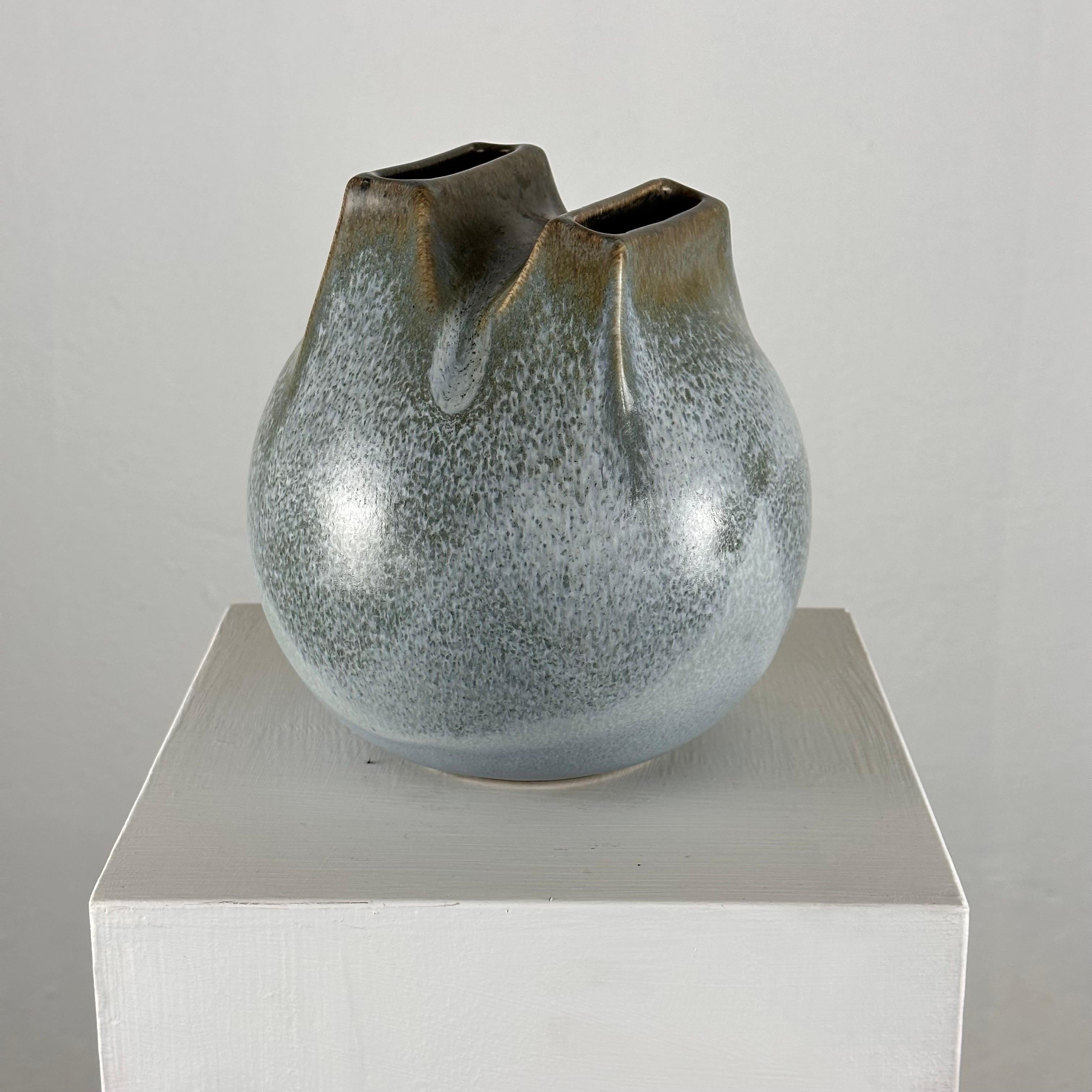 Vase unique en céramique Franco Bucci des années 1970 : « Whistle » avec deux moules en vente 4