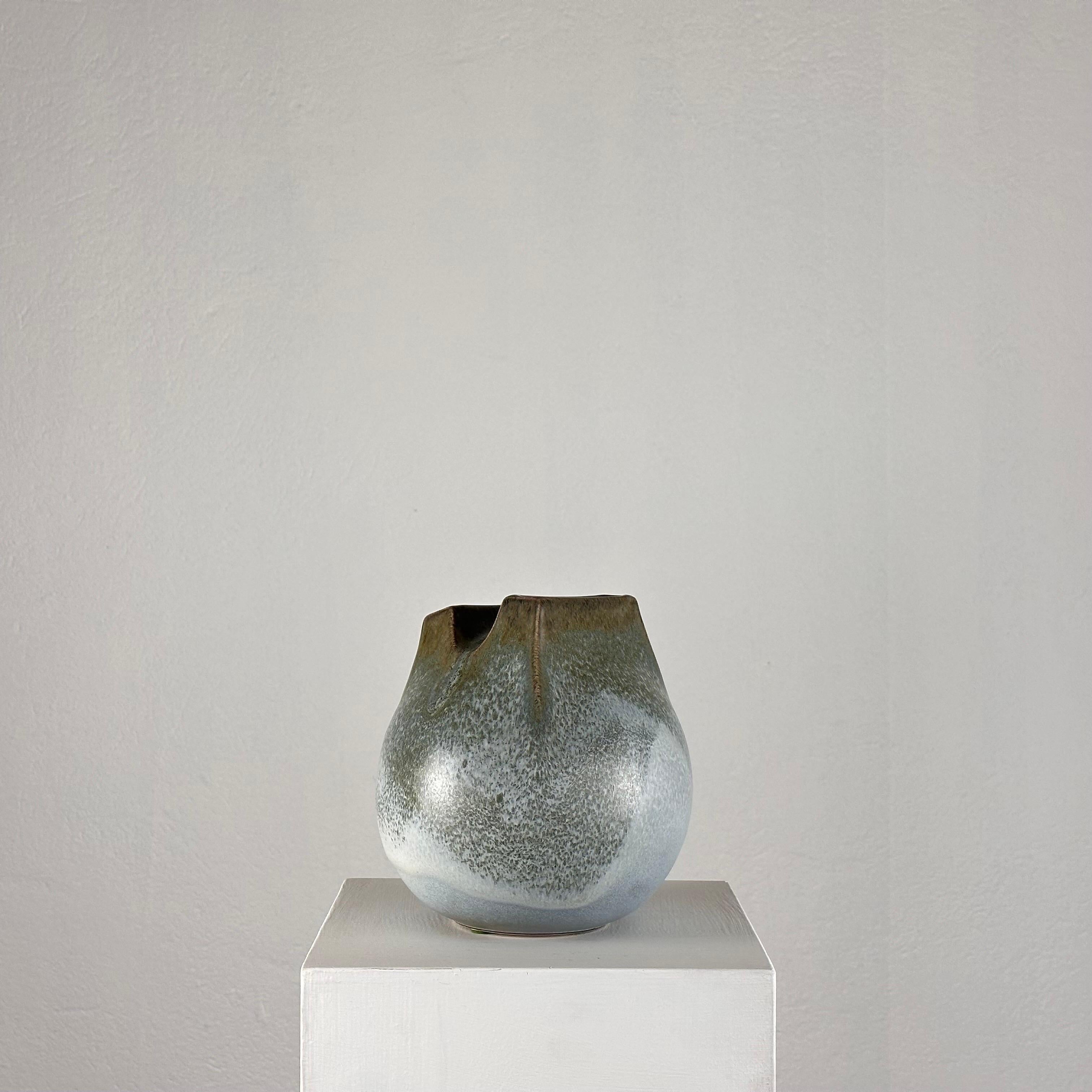 italien Vase unique en céramique Franco Bucci des années 1970 : « Whistle » avec deux moules en vente