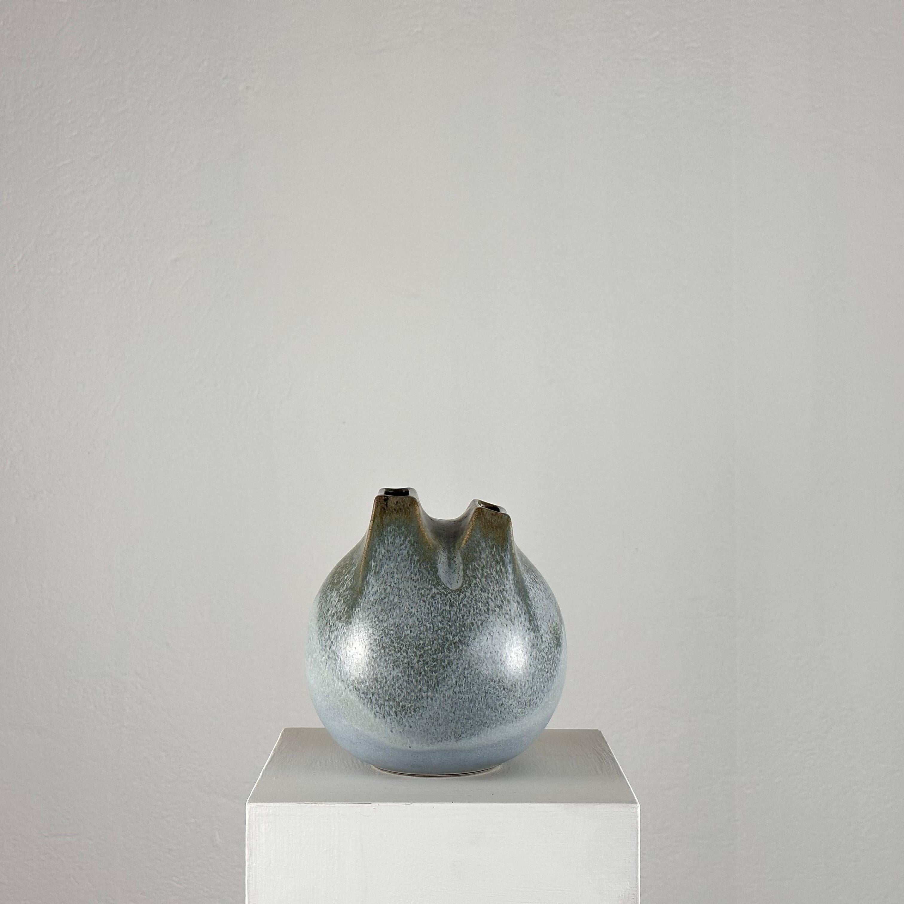 Fin du 20e siècle Vase unique en céramique Franco Bucci des années 1970 : « Whistle » avec deux moules en vente