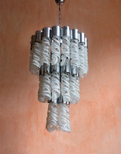 Lampada da soffitto unica in vetro di Murano degli anni '70 con base cromata e pendenti a spirale
