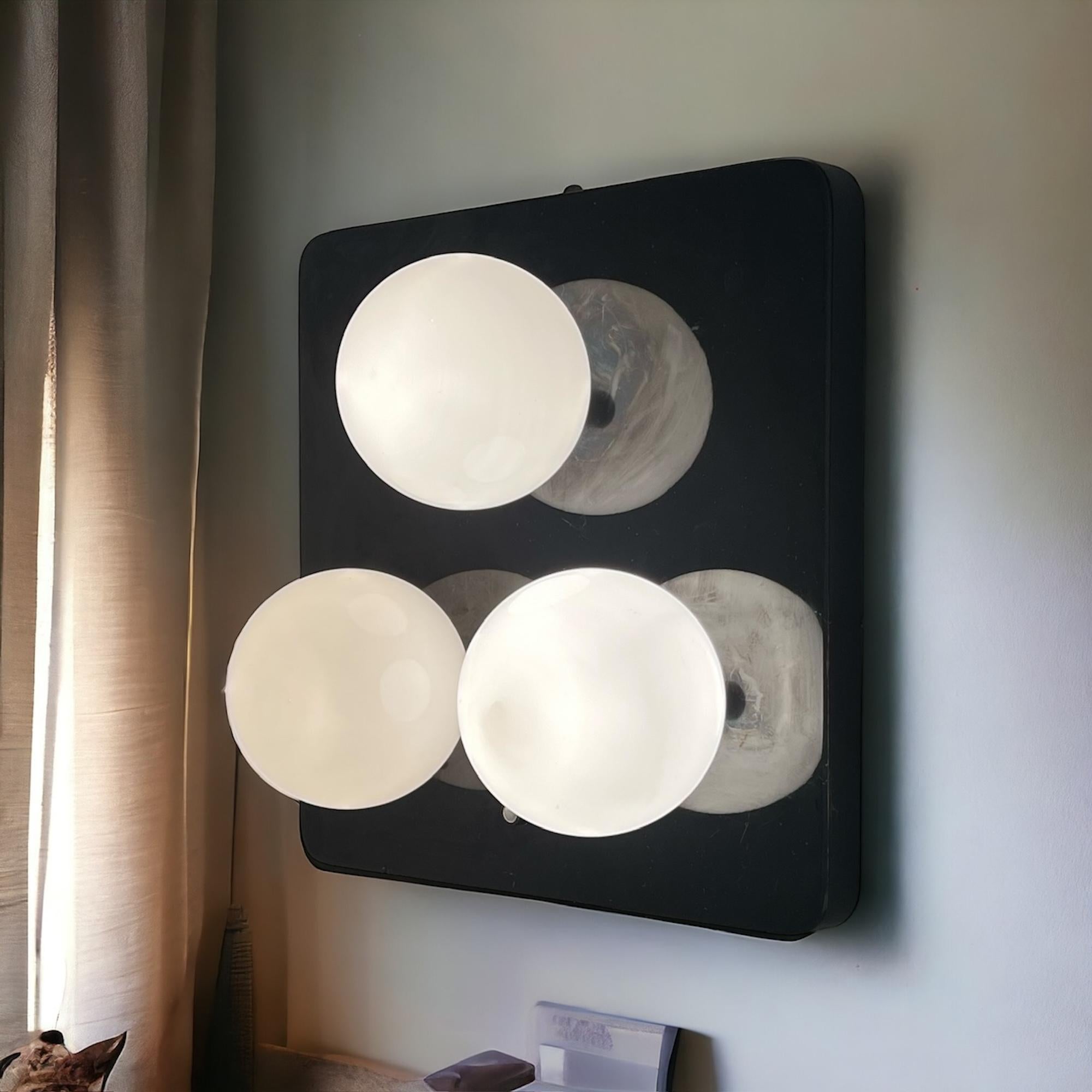 Unique 1970s Wall Lamp in Lacquered Black Wood with Glossy Glass Spheres In Good Condition For Sale In San Benedetto Del Tronto, IT