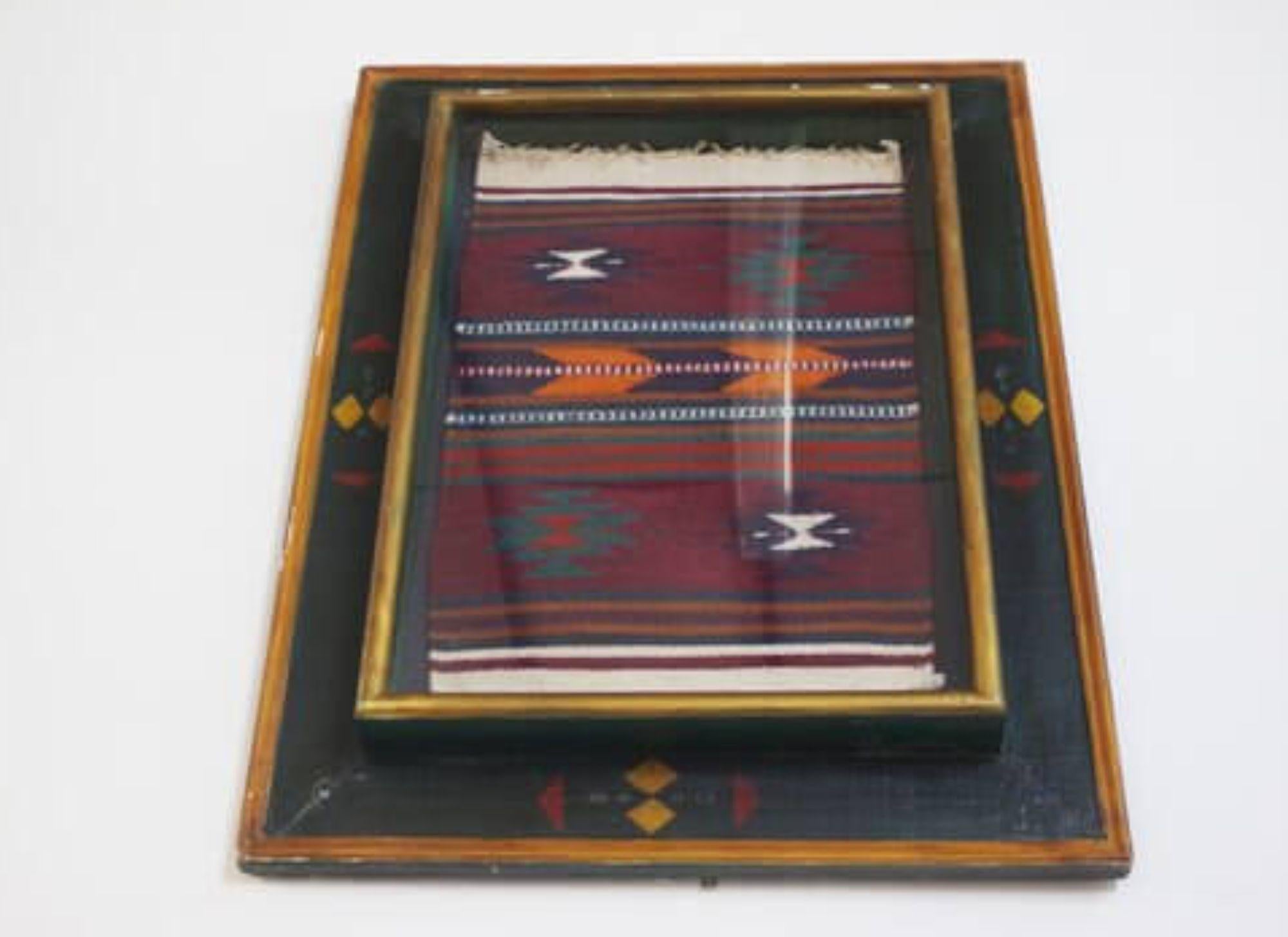 Pintura mexicana sobre madera única de los años 90 - Una vibrante expresión de arte popular en venta 10