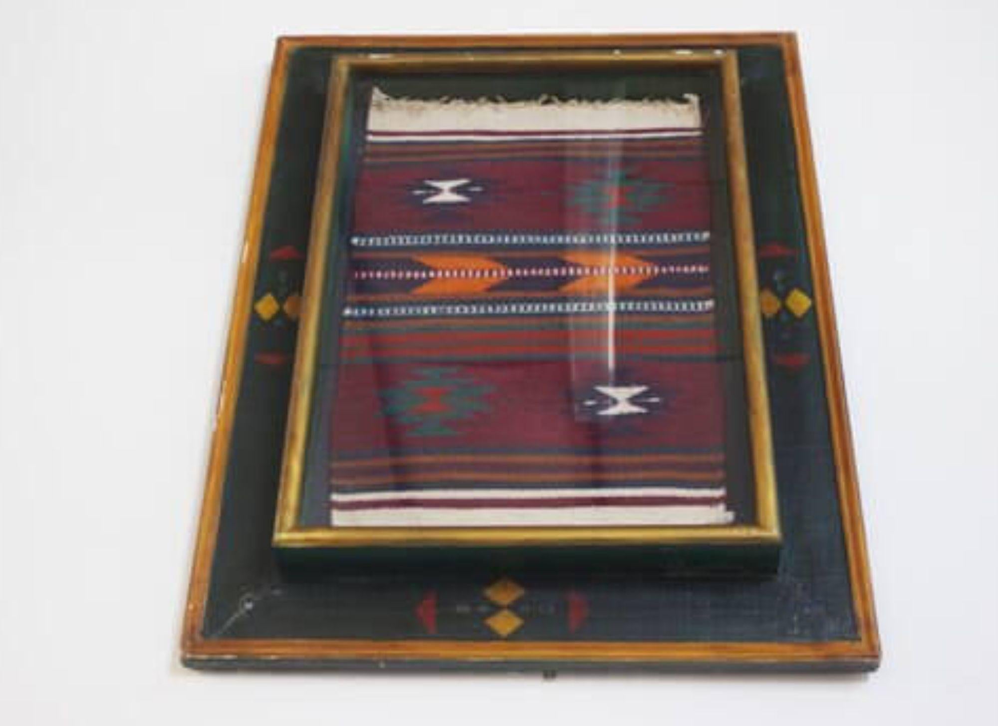 Pintura mexicana sobre madera única de los años 90 - Una vibrante expresión de arte popular en venta 13