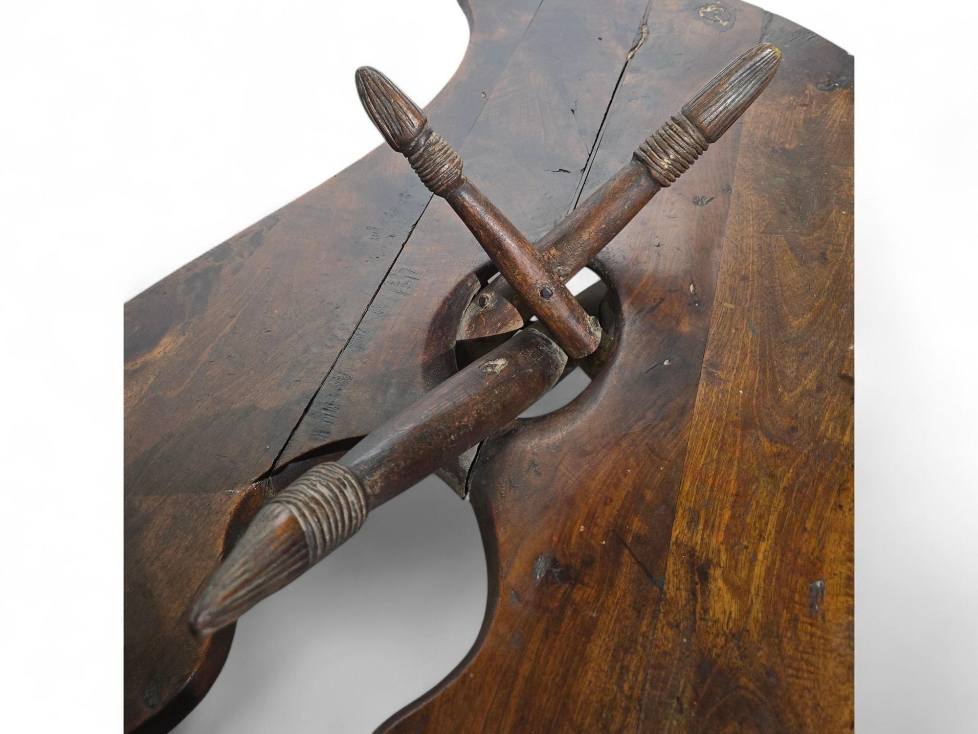 Table de palette de peintre français du 19e siècle unique en vente 1