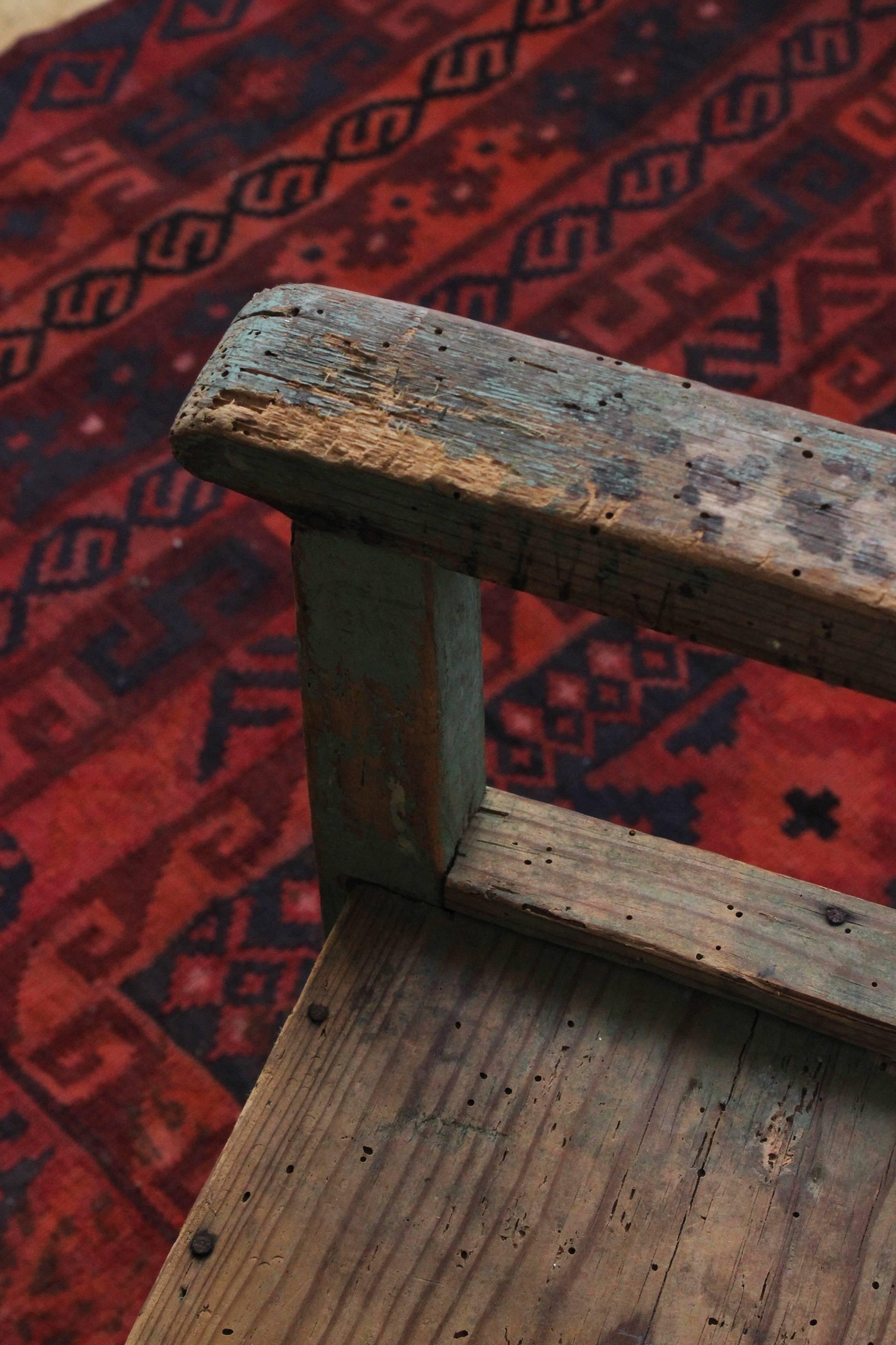 Handgeschnitzter Stuhl aus dem 19. Jahrhundert im Westen Mexikos gefunden (Holz) im Angebot