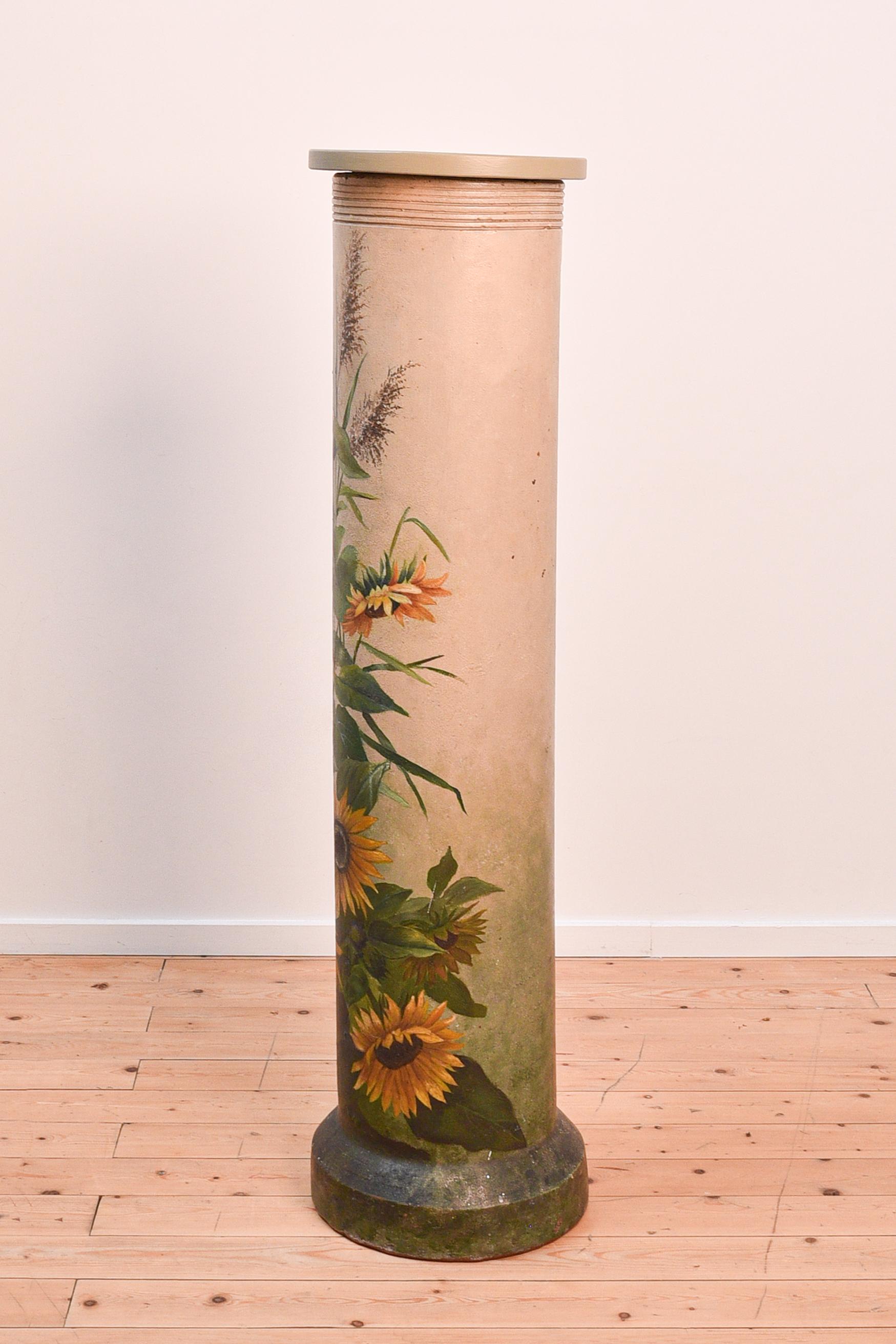 Unique 19th century hand-painted French terra cotta column In Good Condition For Sale In Oostende, BE